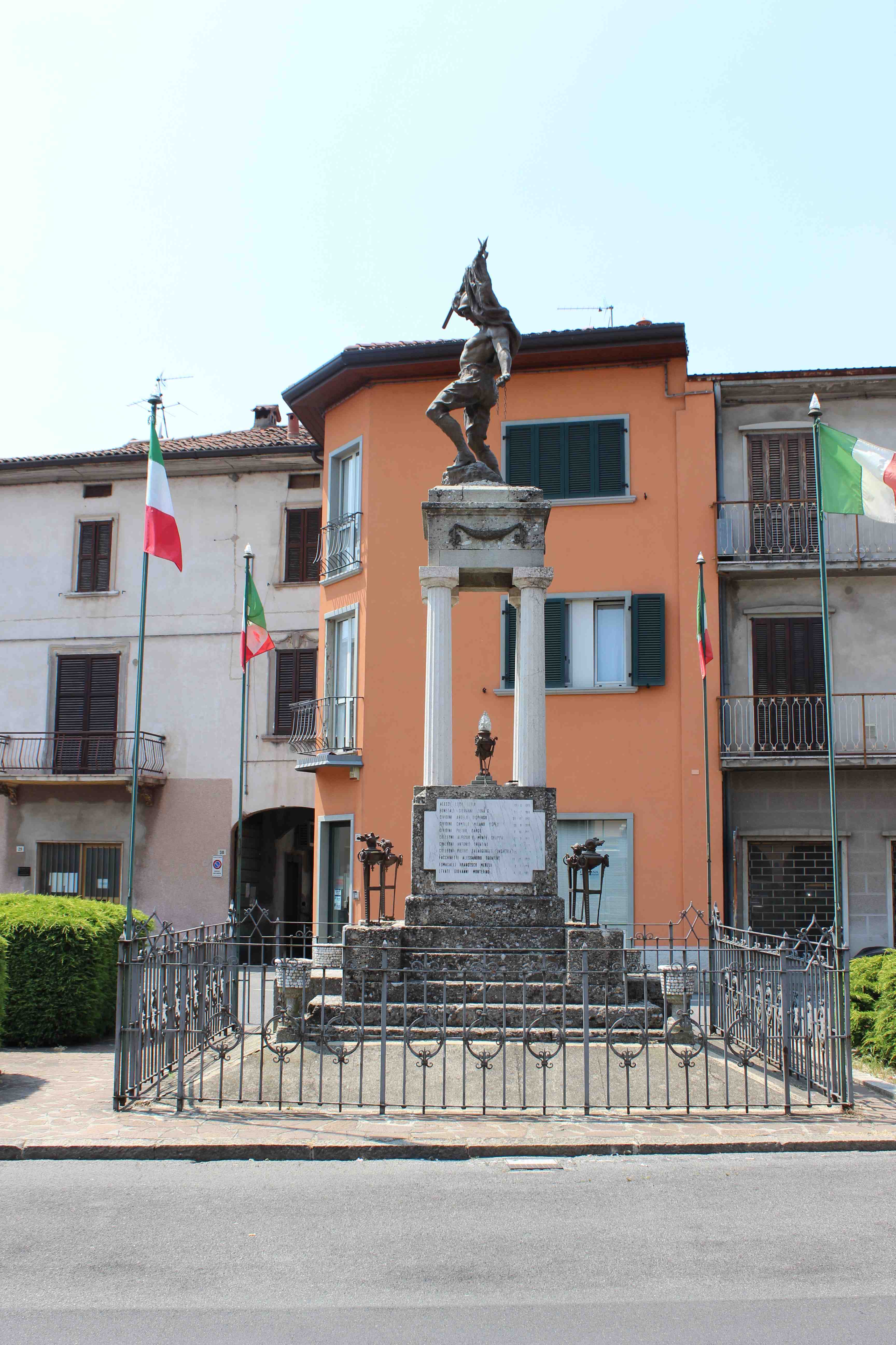 monumento ai caduti - ad ara, opera isolata - ambito italiano (prima metà sec. XX)