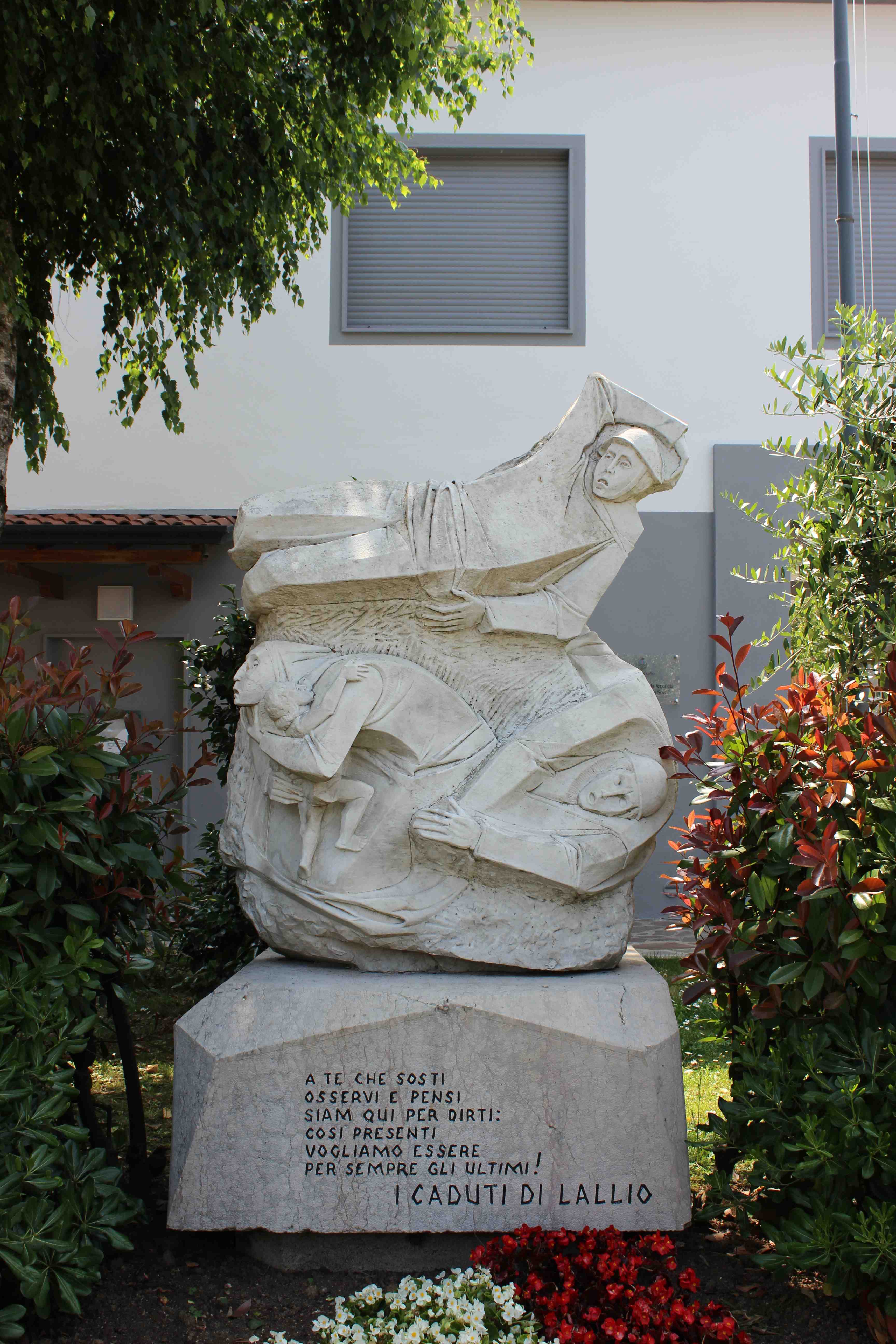 monumento ai caduti - a cippo, opera isolata di Toffetti Mario (attribuito) (seconda metà sec. XX)