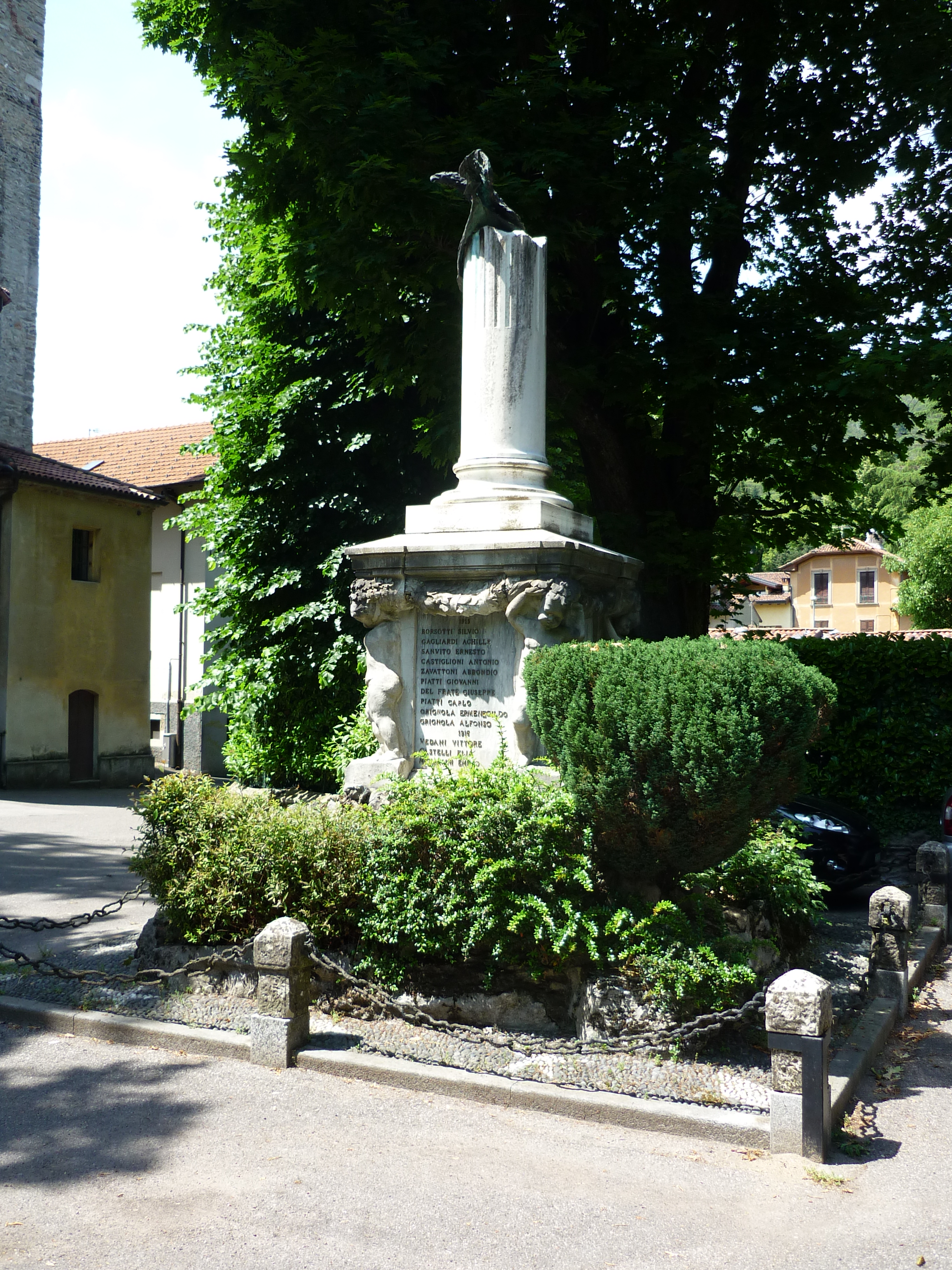 allegoria della Vittoria come aquila (monumento ai caduti - a colonna spezzata, opera isolata) - ambito italiano (sec. XX)
