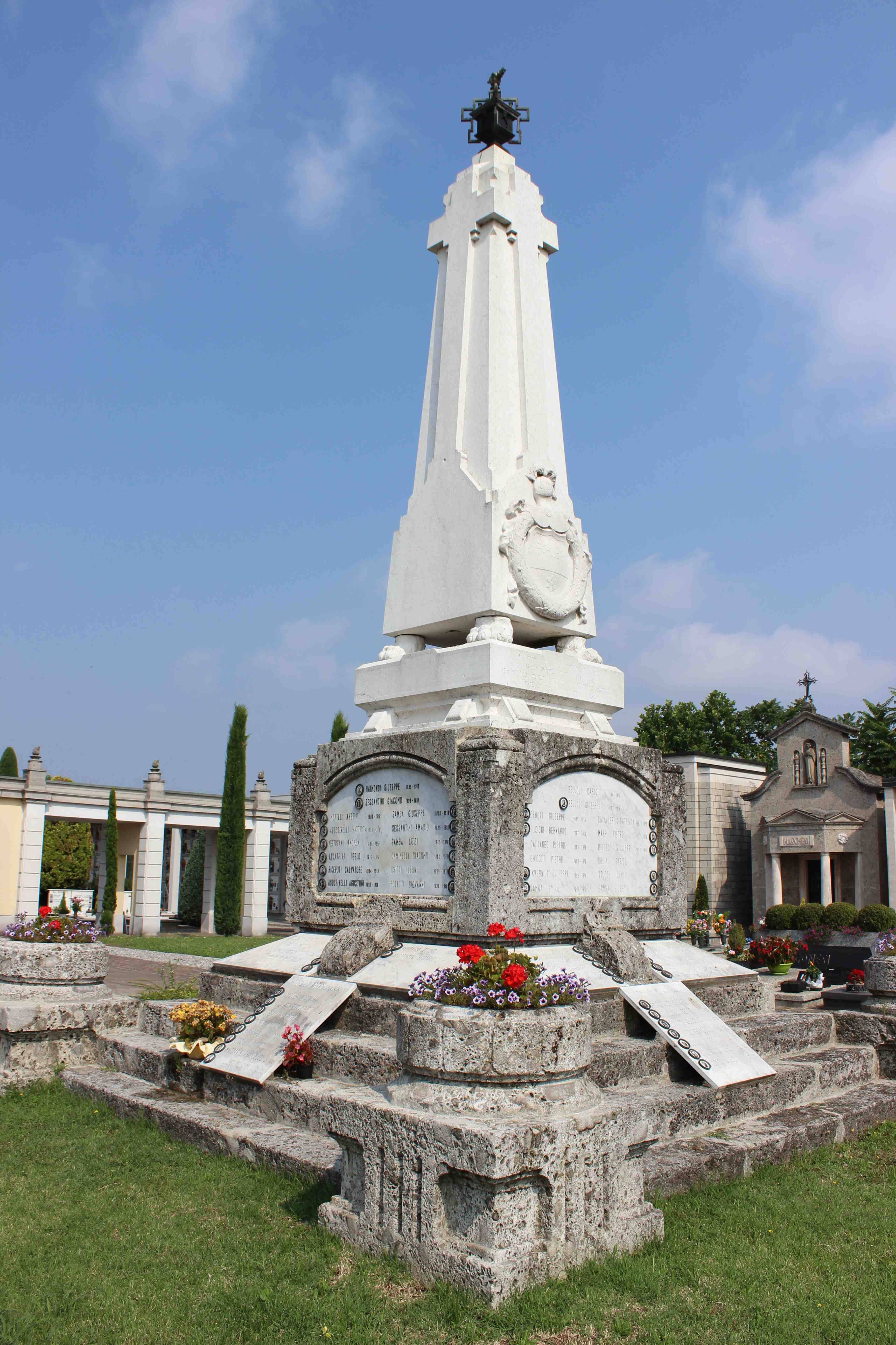 monumento ai caduti - ad obelisco, opera isolata - ambito italiano (prima metà sec. XX)