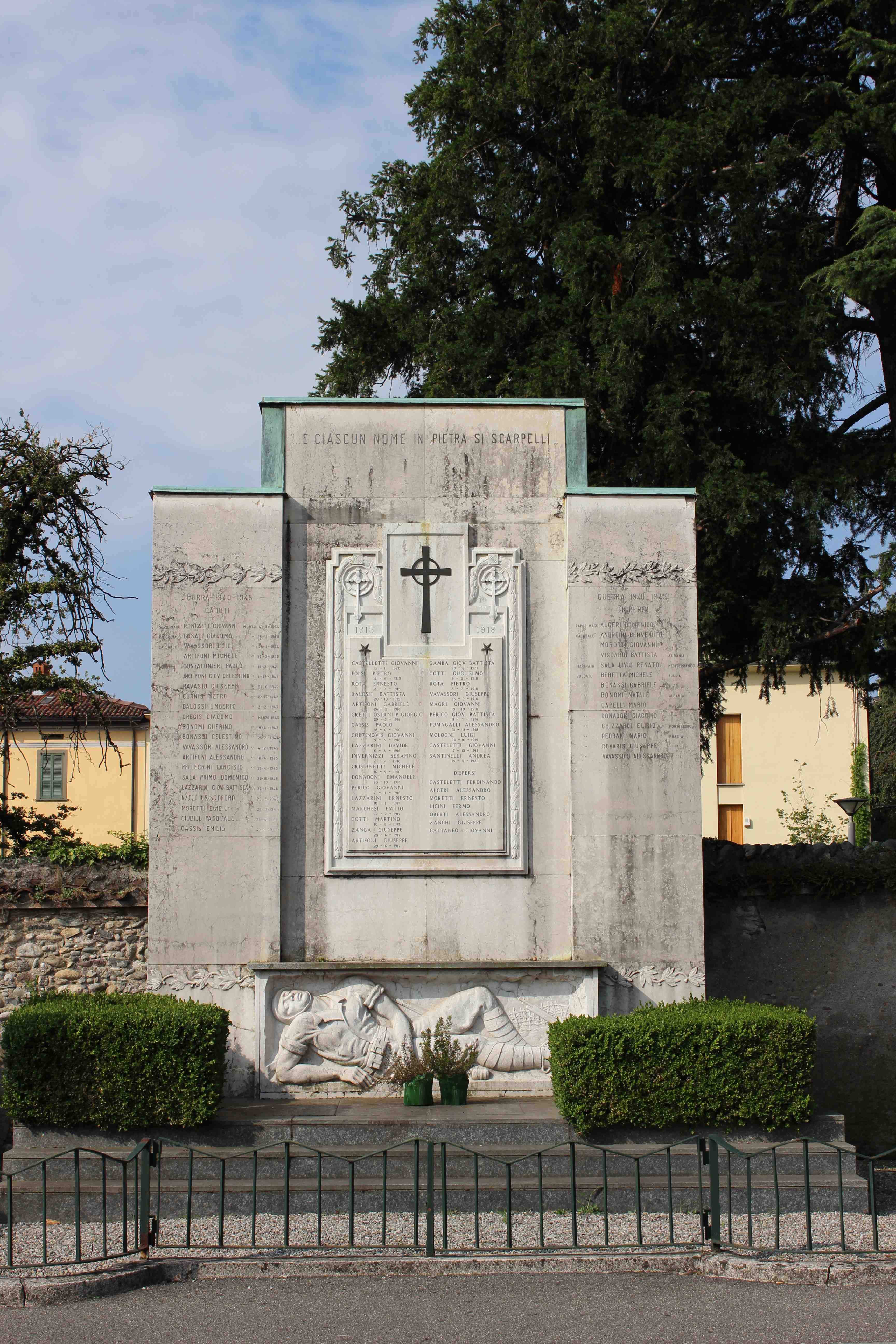 Morte del soldato (monumento ai caduti - a stele, opera isolata) - ambito italiano (prima metà sec. XX)