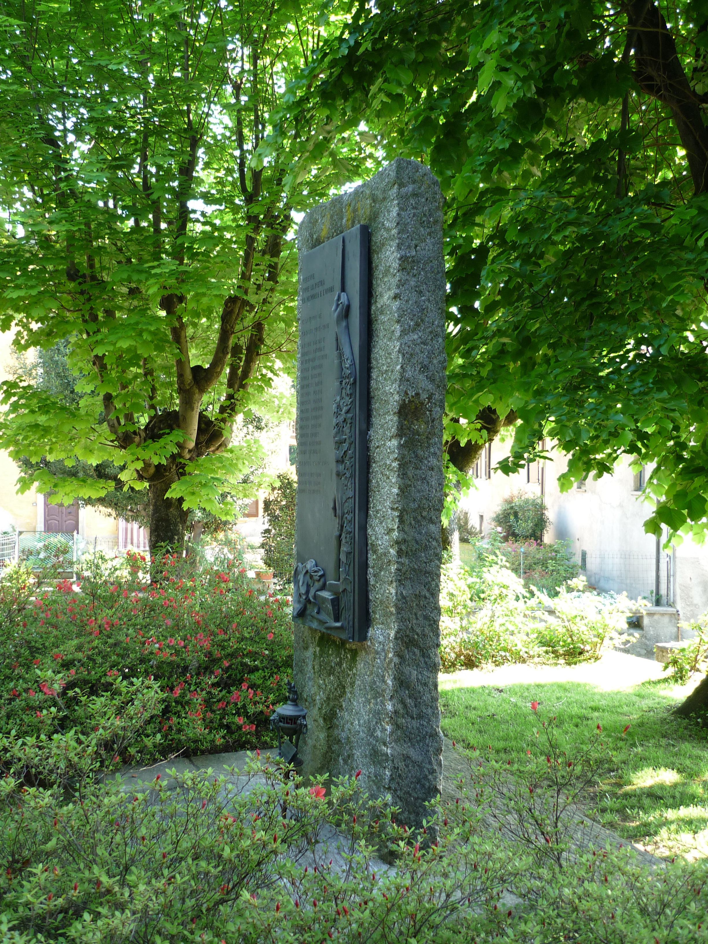 monumento ai caduti - a stele, opera isolata di Merletti C (sec. XX)