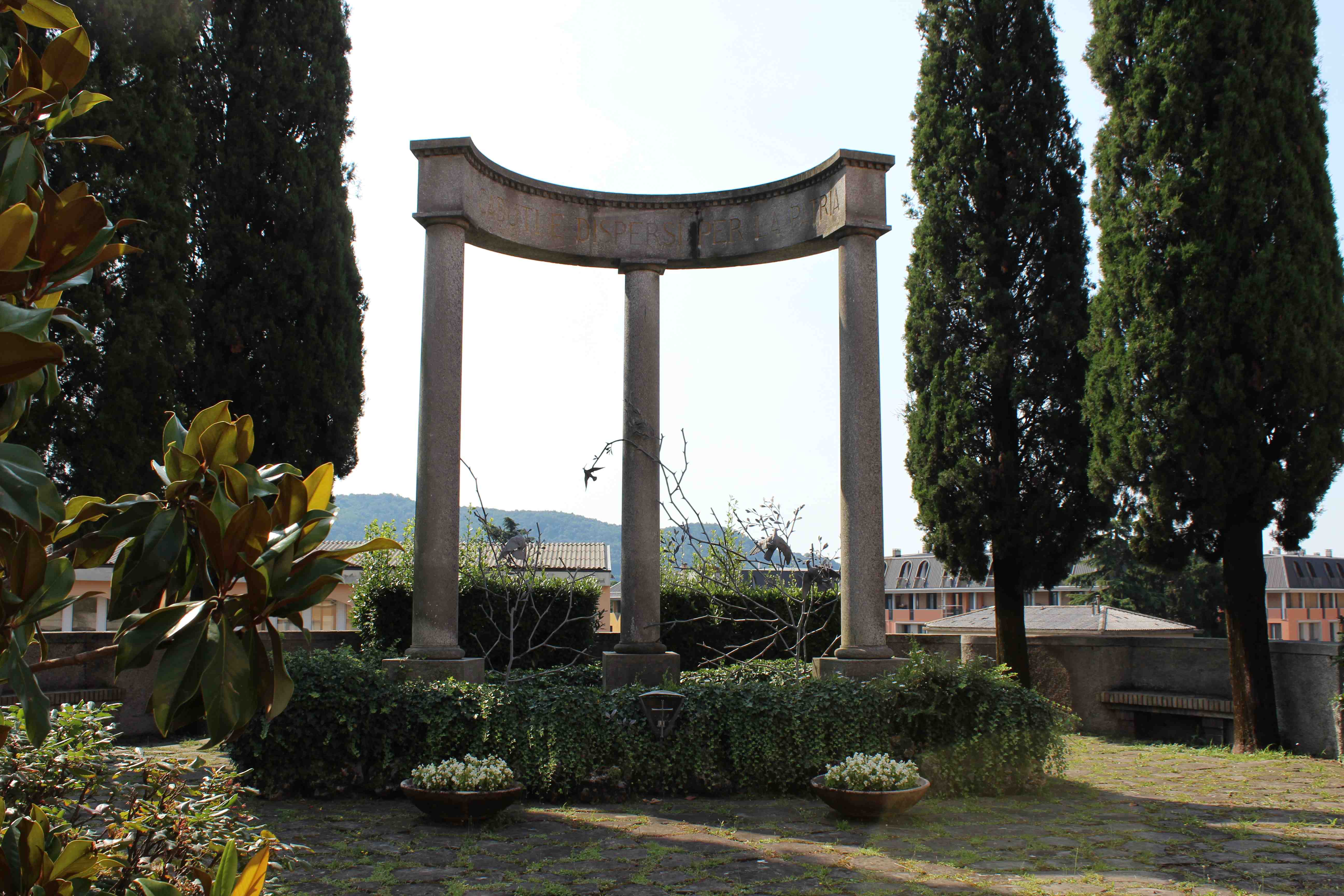 monumento ai caduti, opera isolata - ambito italiano (seconda metà sec. XX)