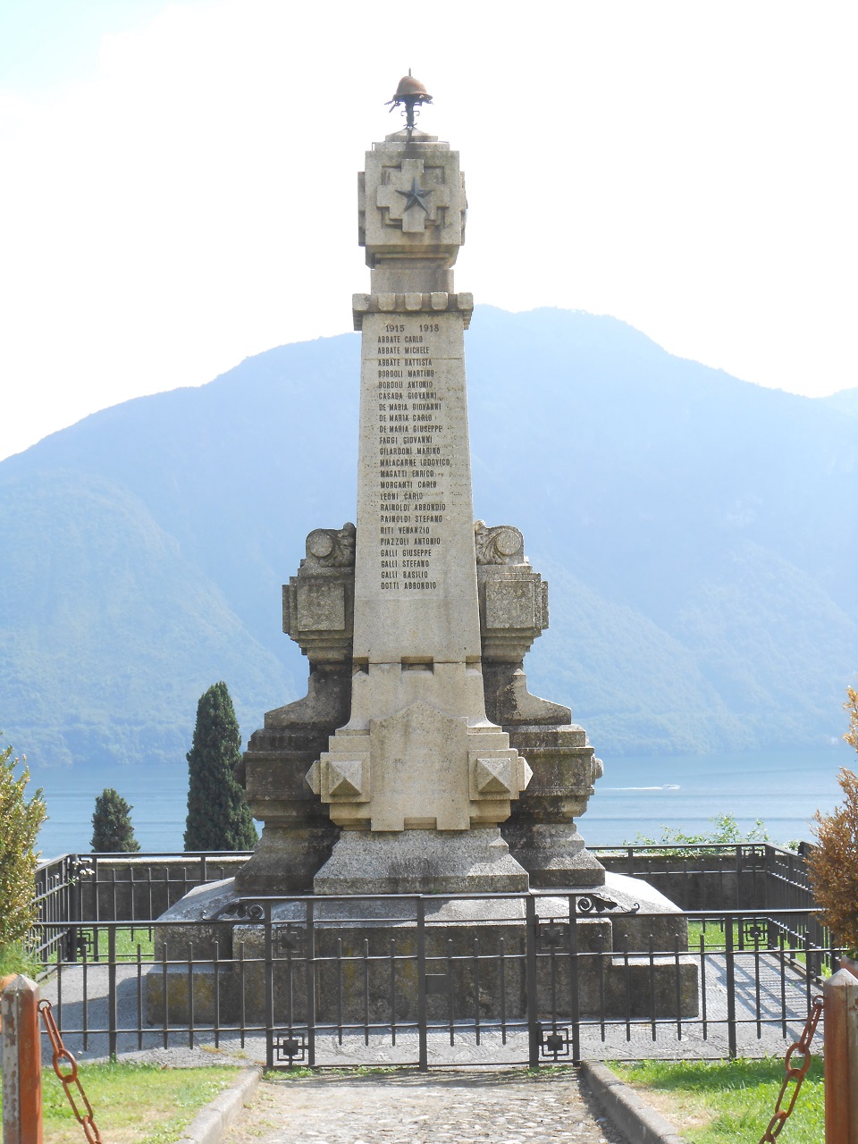 monumento ai caduti - ad obelisco, opera isolata - ambito italiano (sec. XX)