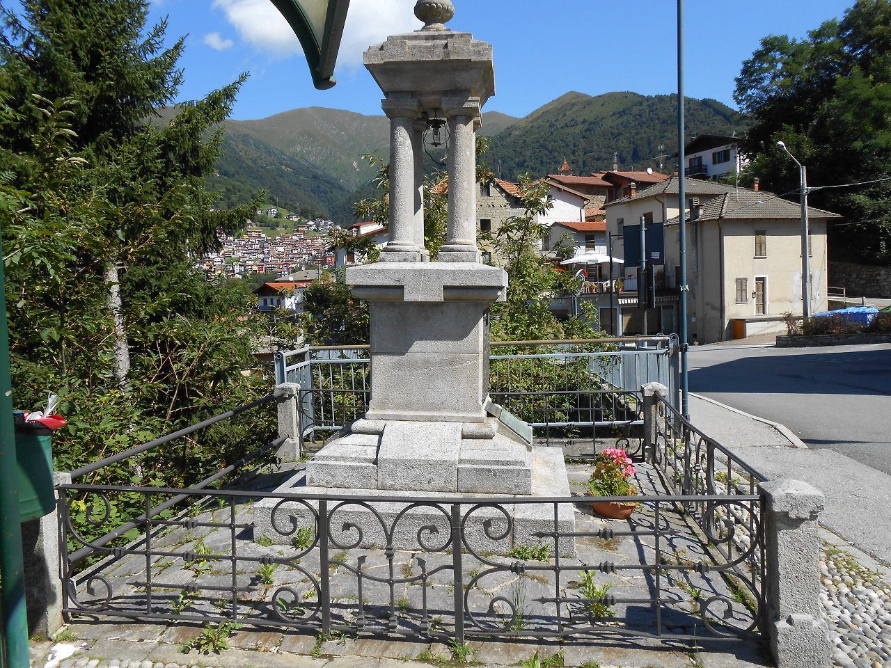 monumento ai caduti - ad ara, opera isolata - ambito italiano (sec. XX)