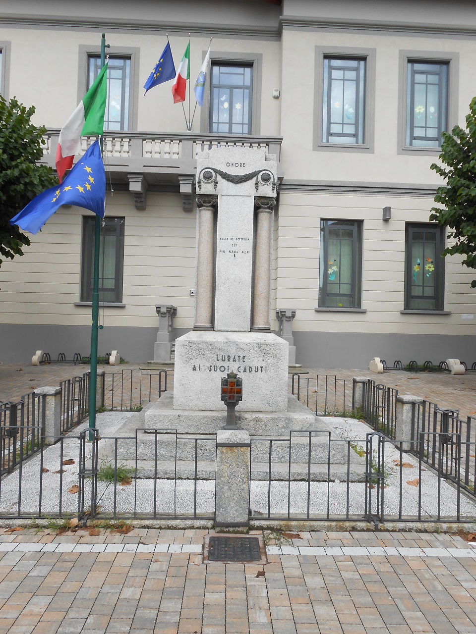 monumento ai caduti - ad ara, opera isolata - ambito italiano (sec. XX)