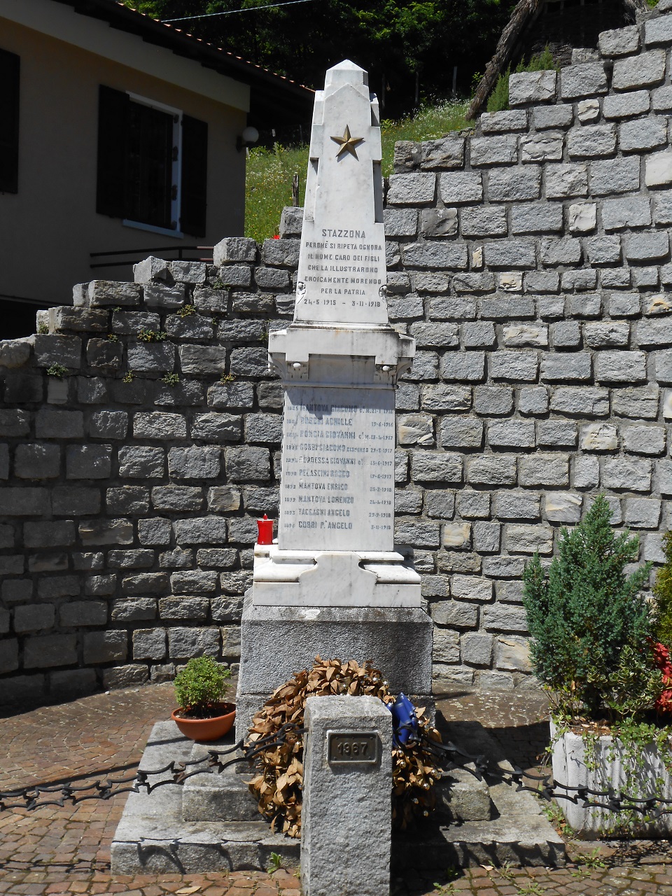 monumento ai caduti - ad obelisco, opera isolata - ambito italiano (sec. XX)