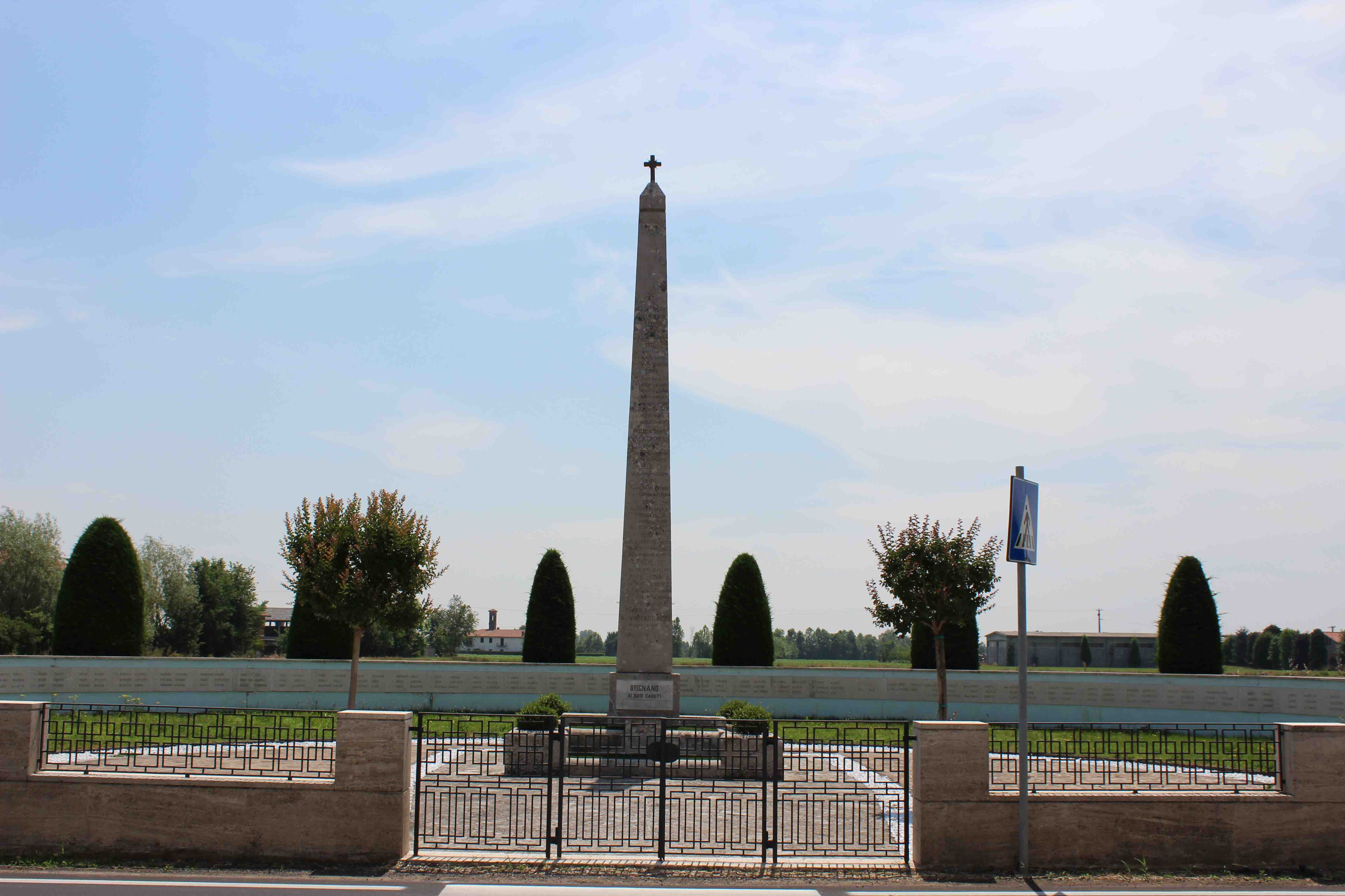 monumento ai caduti - ad obelisco, opera isolata - ambito Italia settentrionale (prima metà sec. XX)