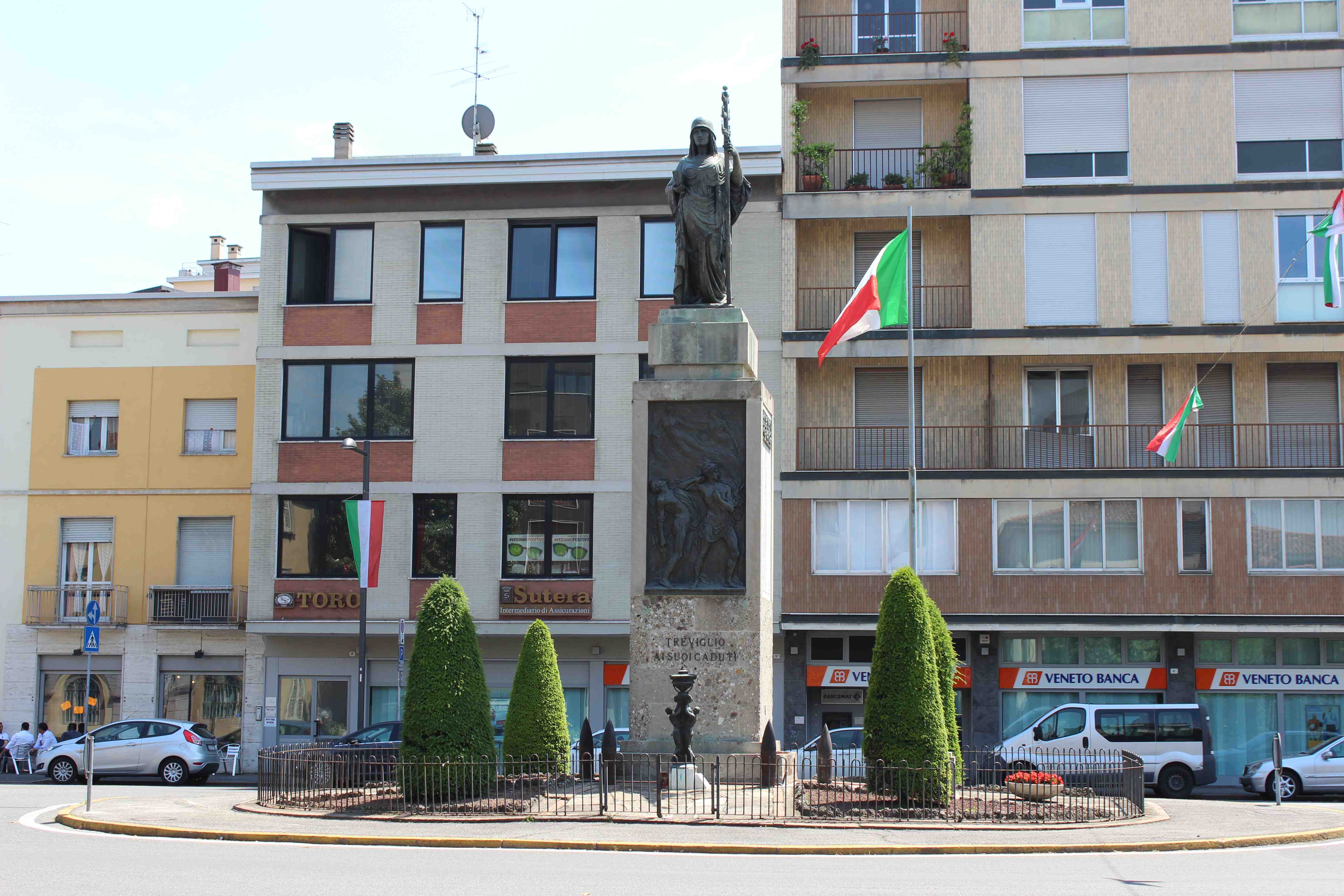 monumento ai caduti - ad emiciclo, opera isolata di Ferrari L (attribuito) (prima metà sec. XX)