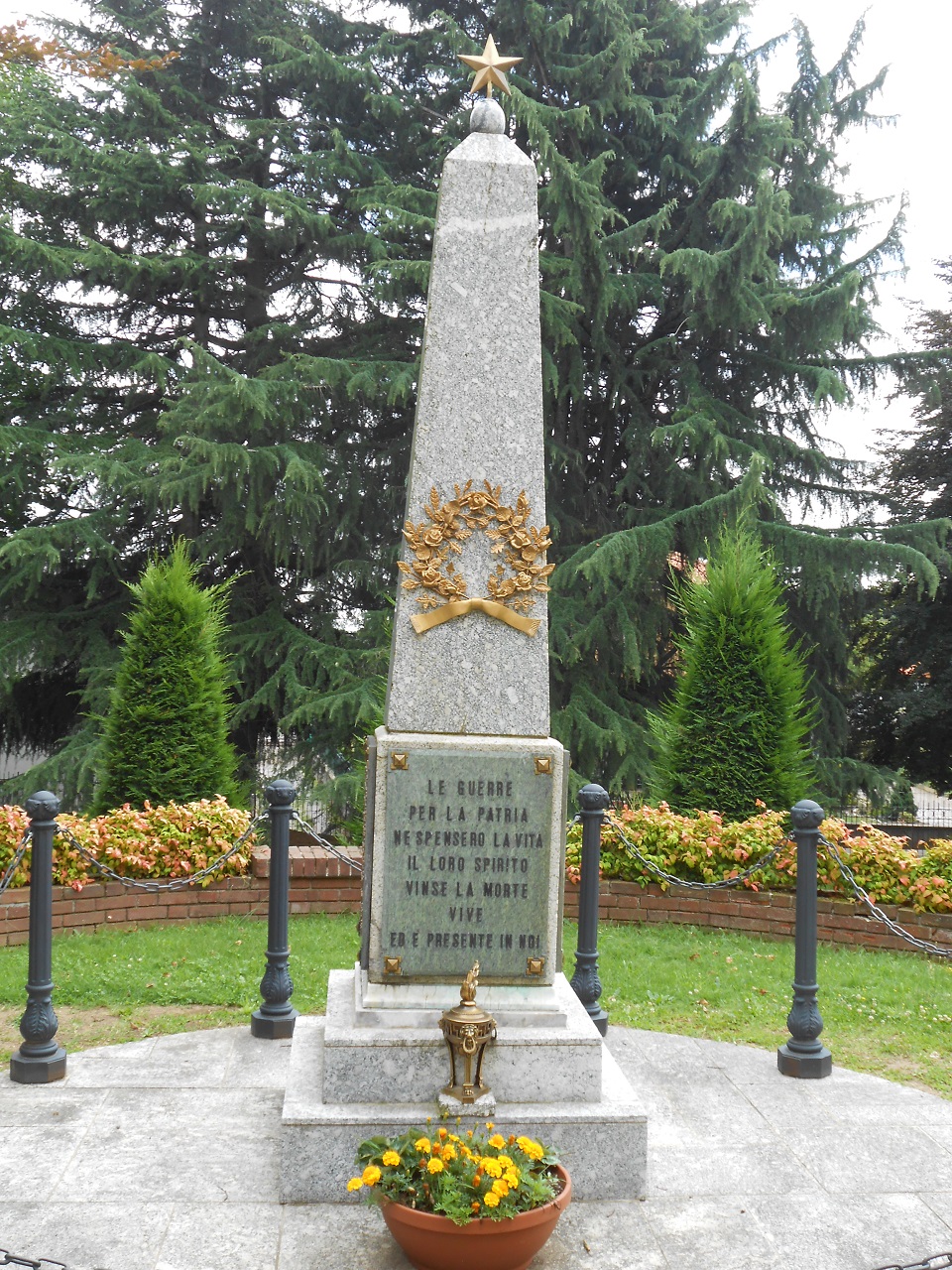 monumento ai caduti - ad obelisco, opera isolata - ambito italiano (sec. XX)