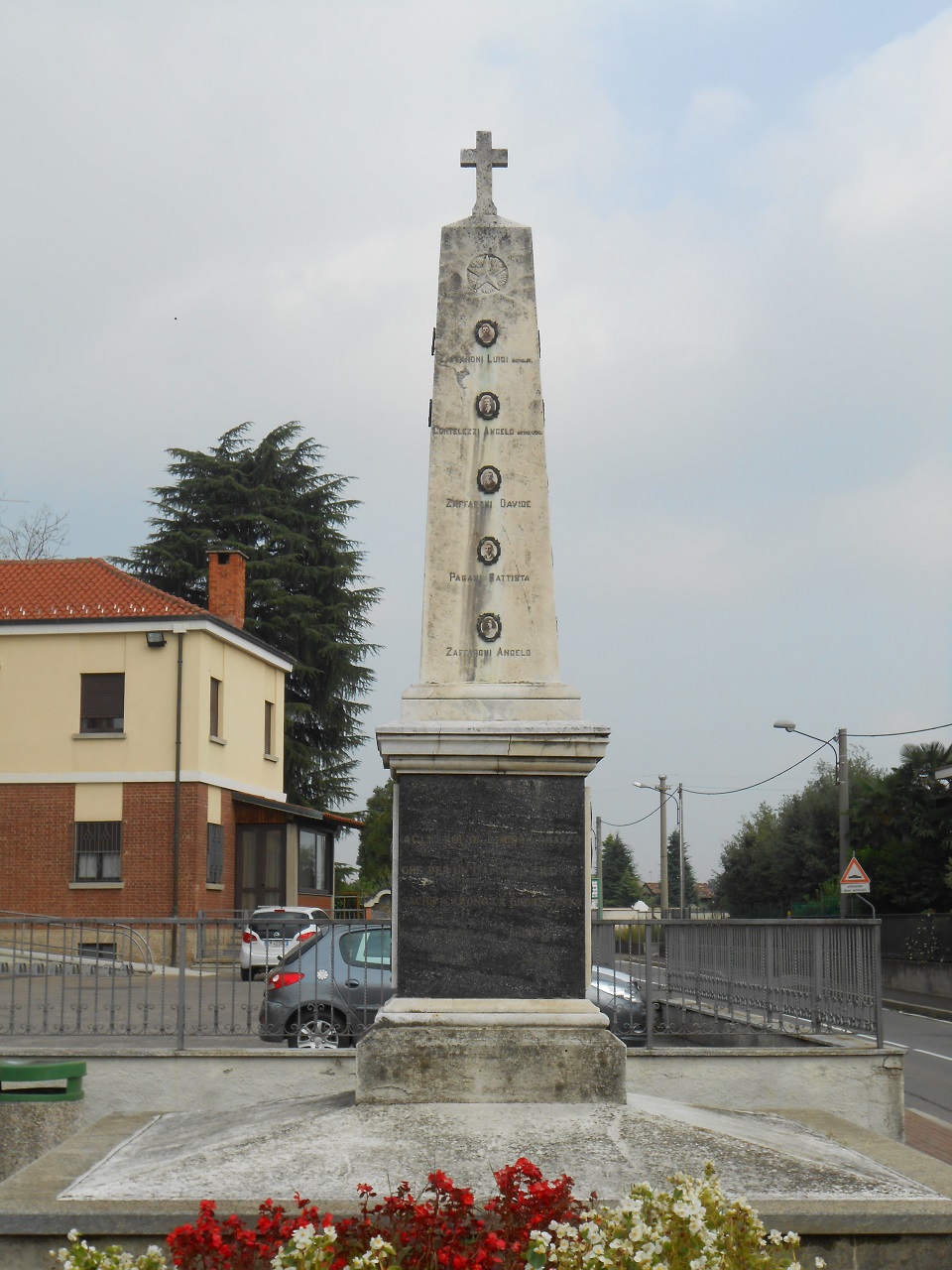 monumento ai caduti - ad obelisco, opera isolata - ambito italiano (sec. XX)