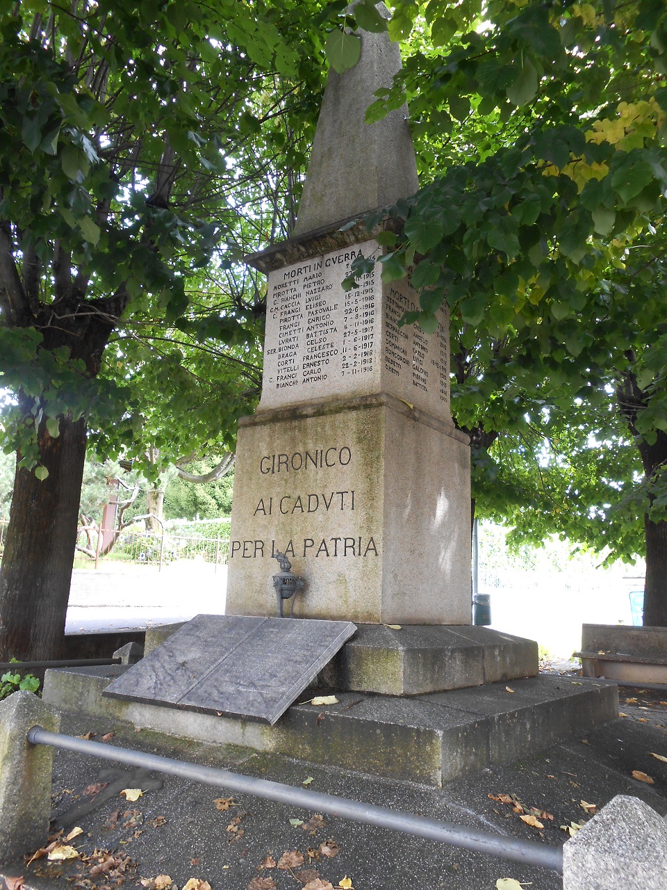 monumento ai caduti - ad obelisco, opera isolata - ambito italiano (sec. XX)