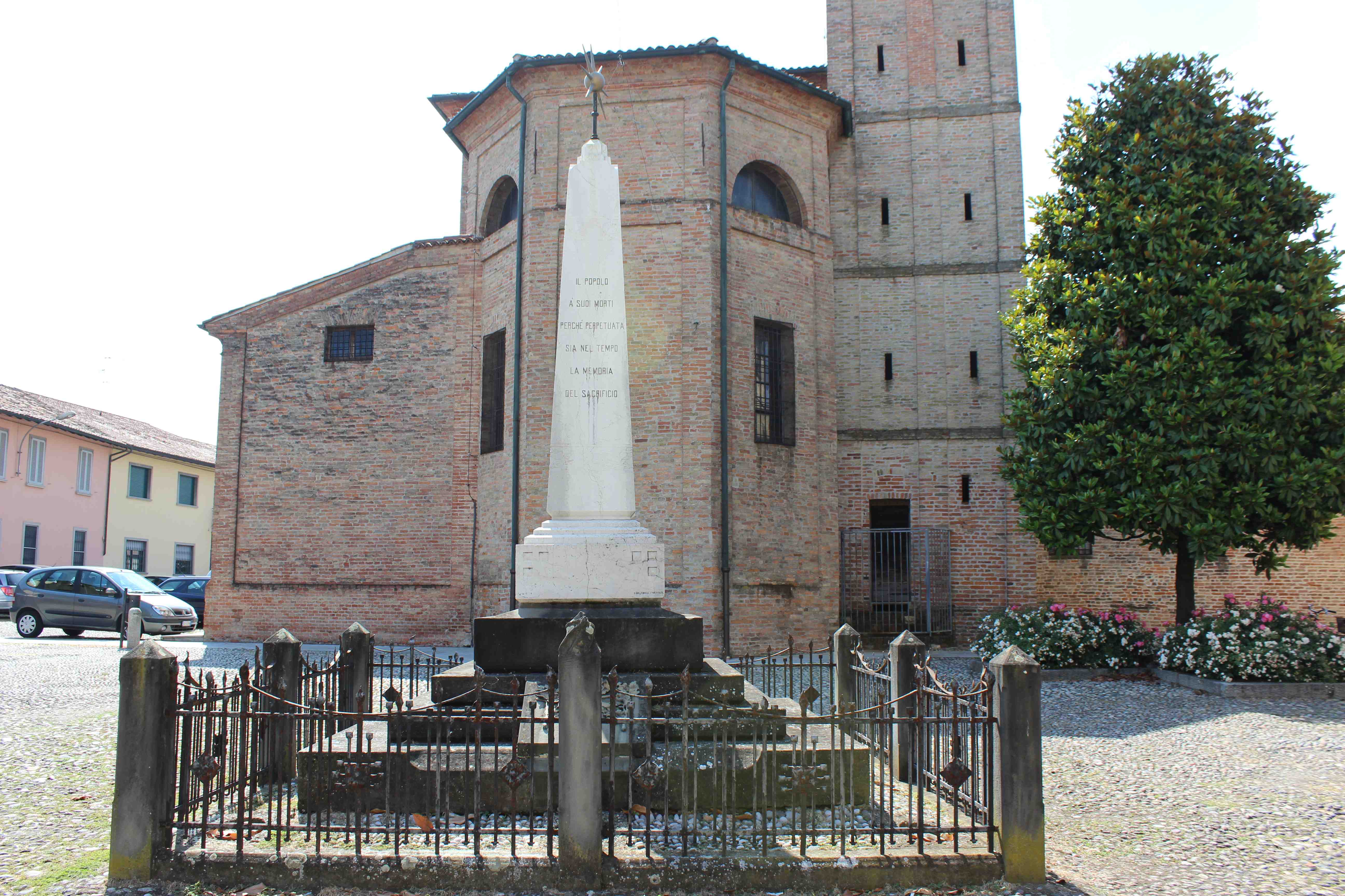 monumento ai caduti - ad obelisco, opera isolata di Bottinelli Luigi (attribuito) (prima metà sec. XX)