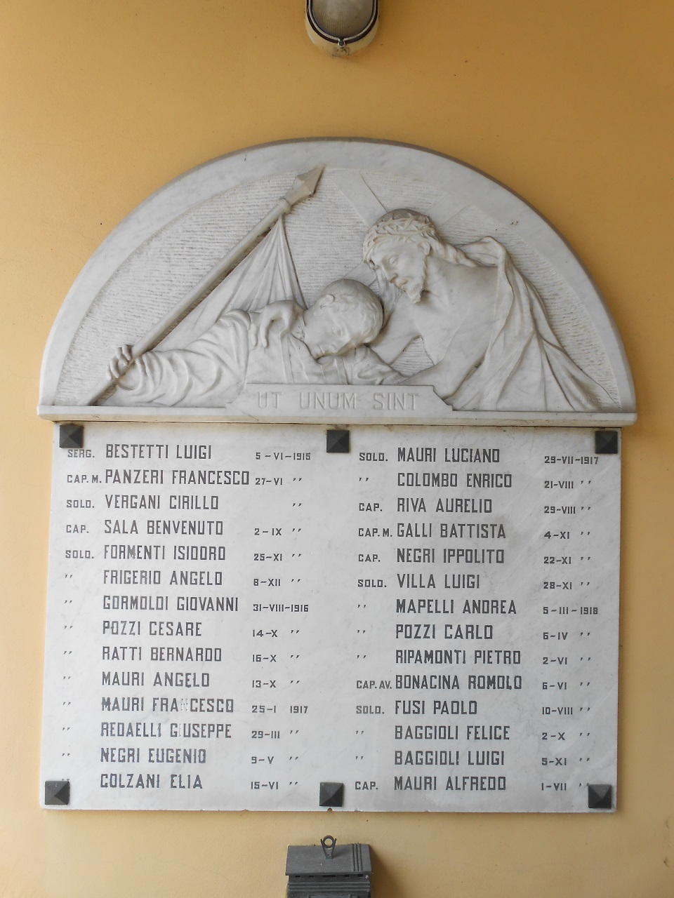 Cristo e soldato morto (lapide commemorativa ai caduti, opera isolata) - ambito italiano (sec. XX)