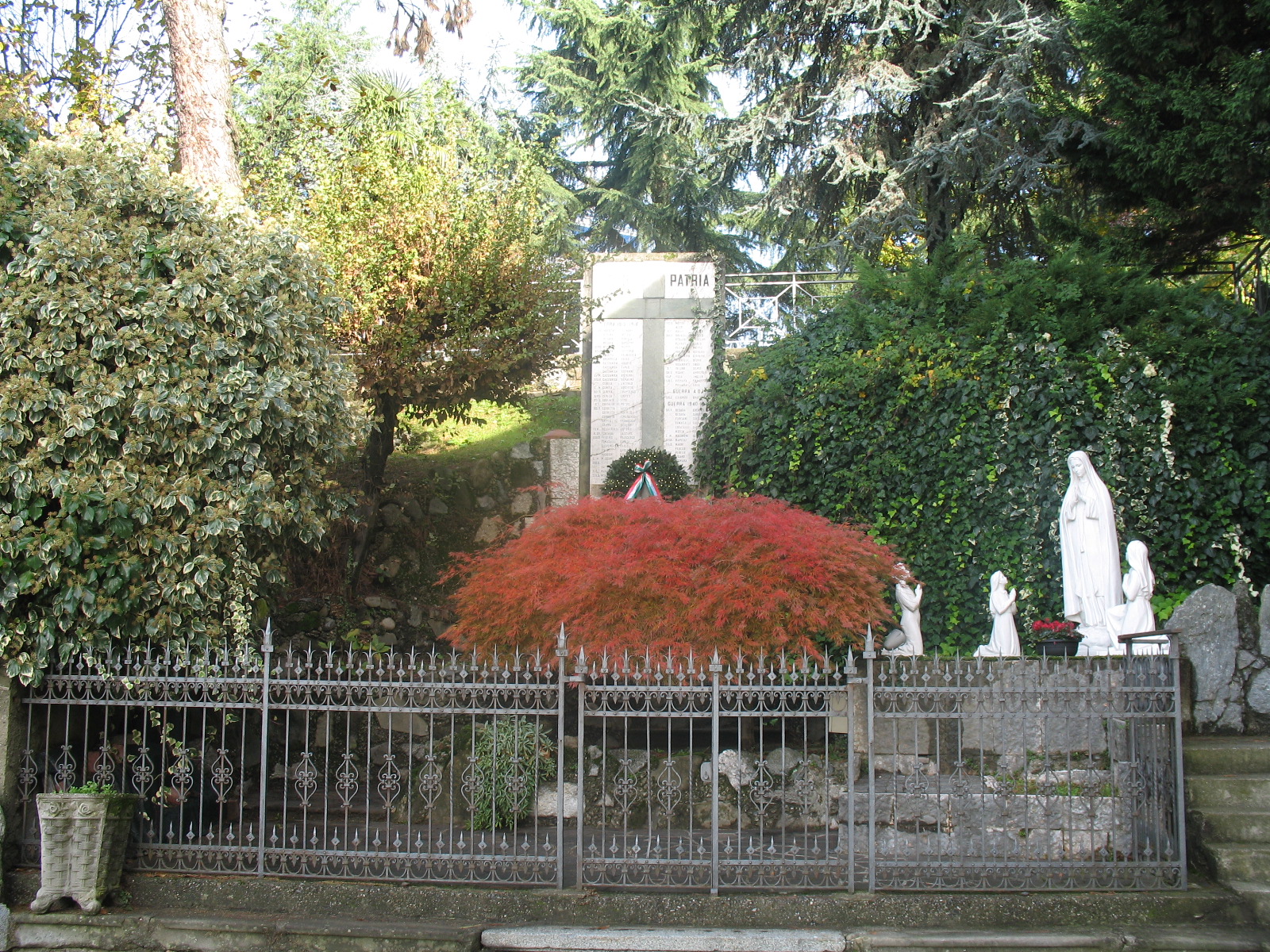 monumento ai caduti - a stele, opera isolata - ambito italiano (XX secolo)