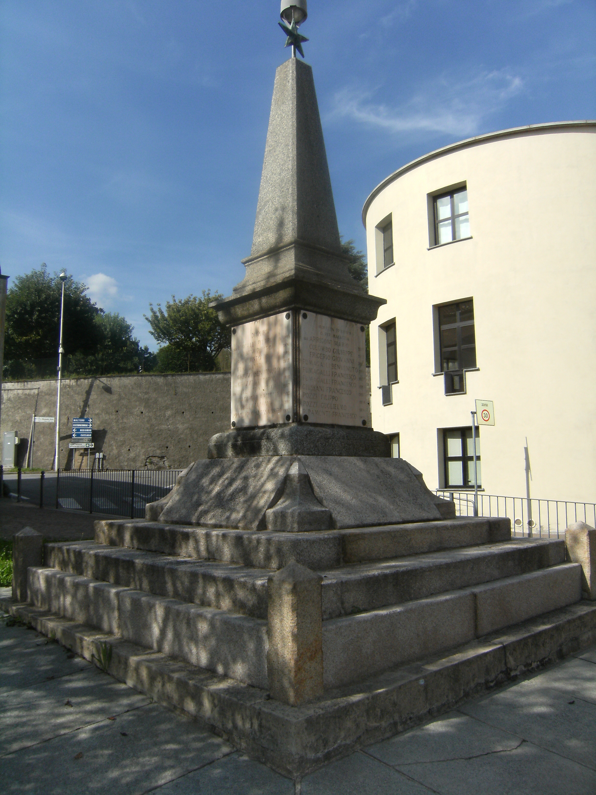 monumento ai caduti - ad obelisco - ambito italiano (XX secolo)