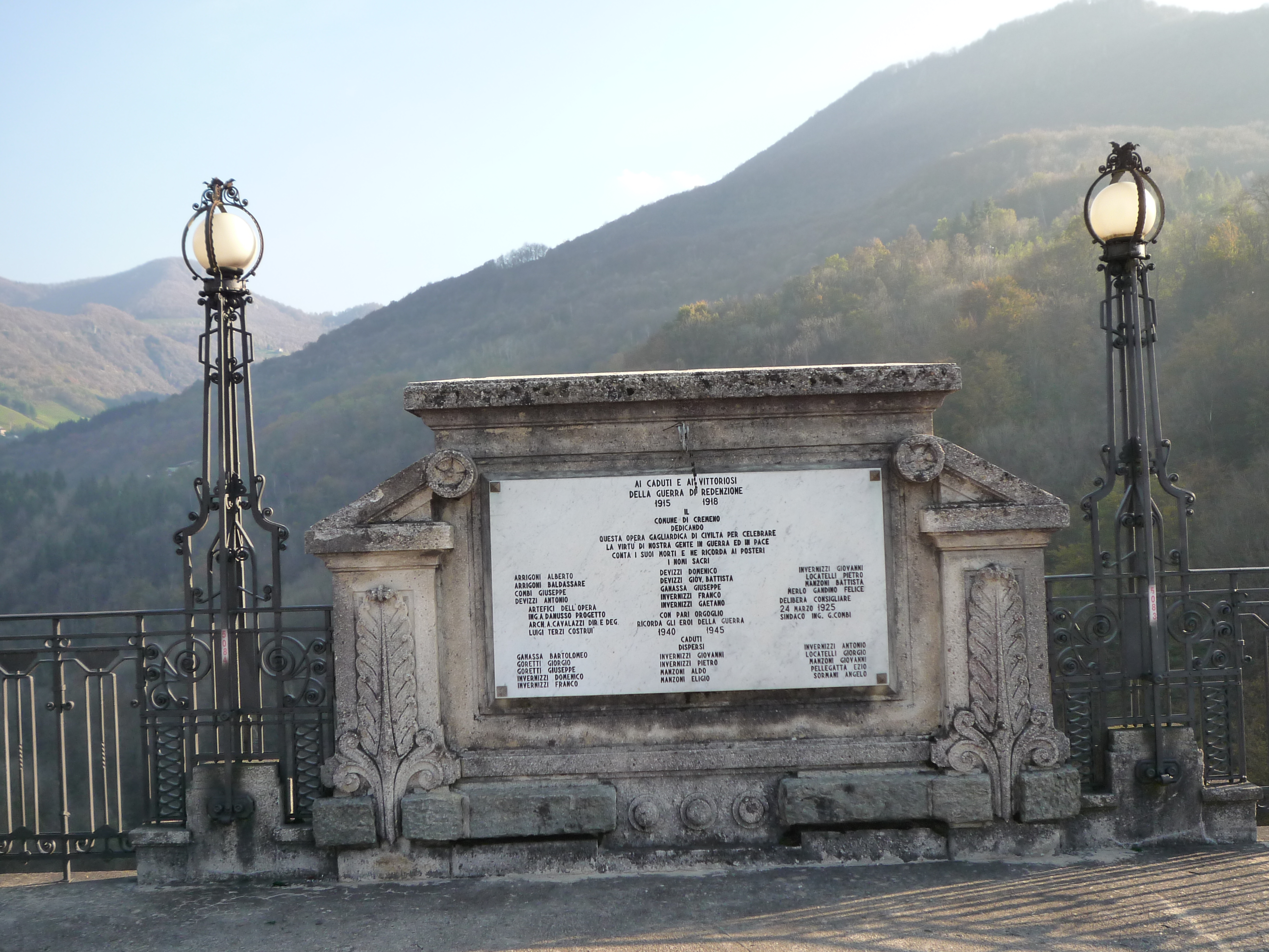monumento ai caduti - a lapide di Danusso Arturo, Cavallazzi Antonio (XX secolo)