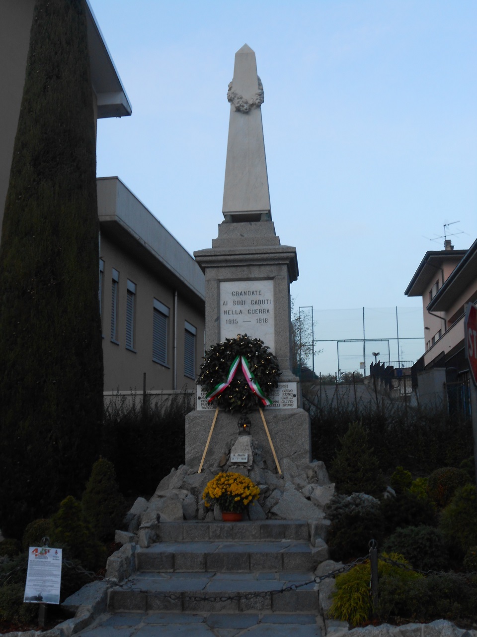 monumento ai caduti - ad obelisco, opera isolata - ambito italiano (sec. XX)