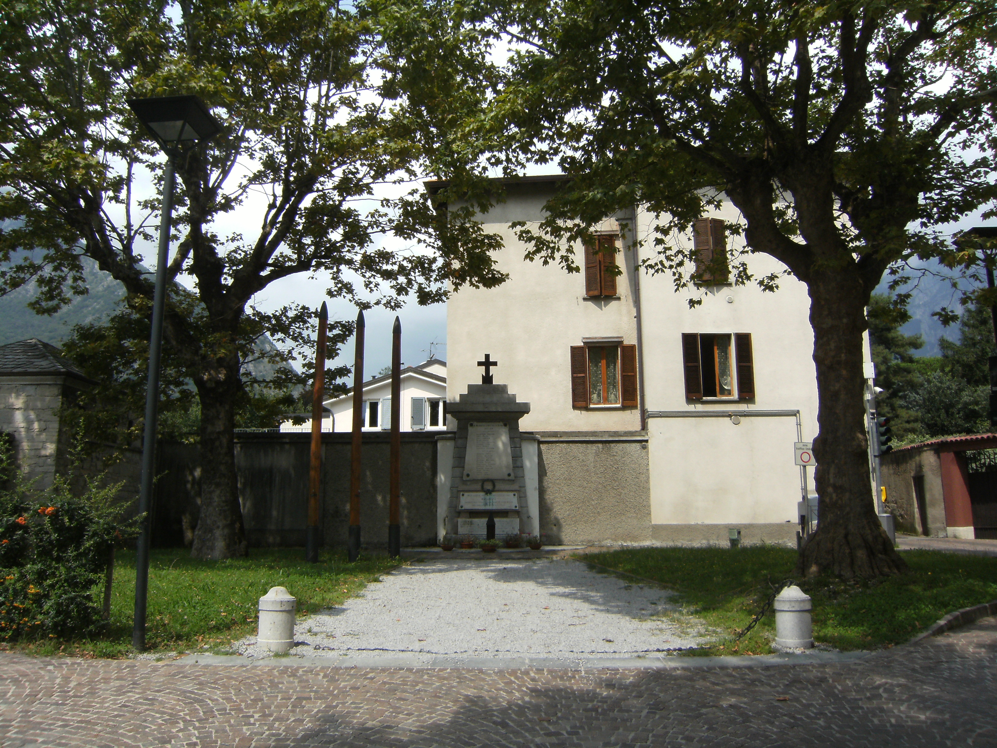 monumento ai caduti - a edicola - ambito italiano (XX secolo, XX secolo)
