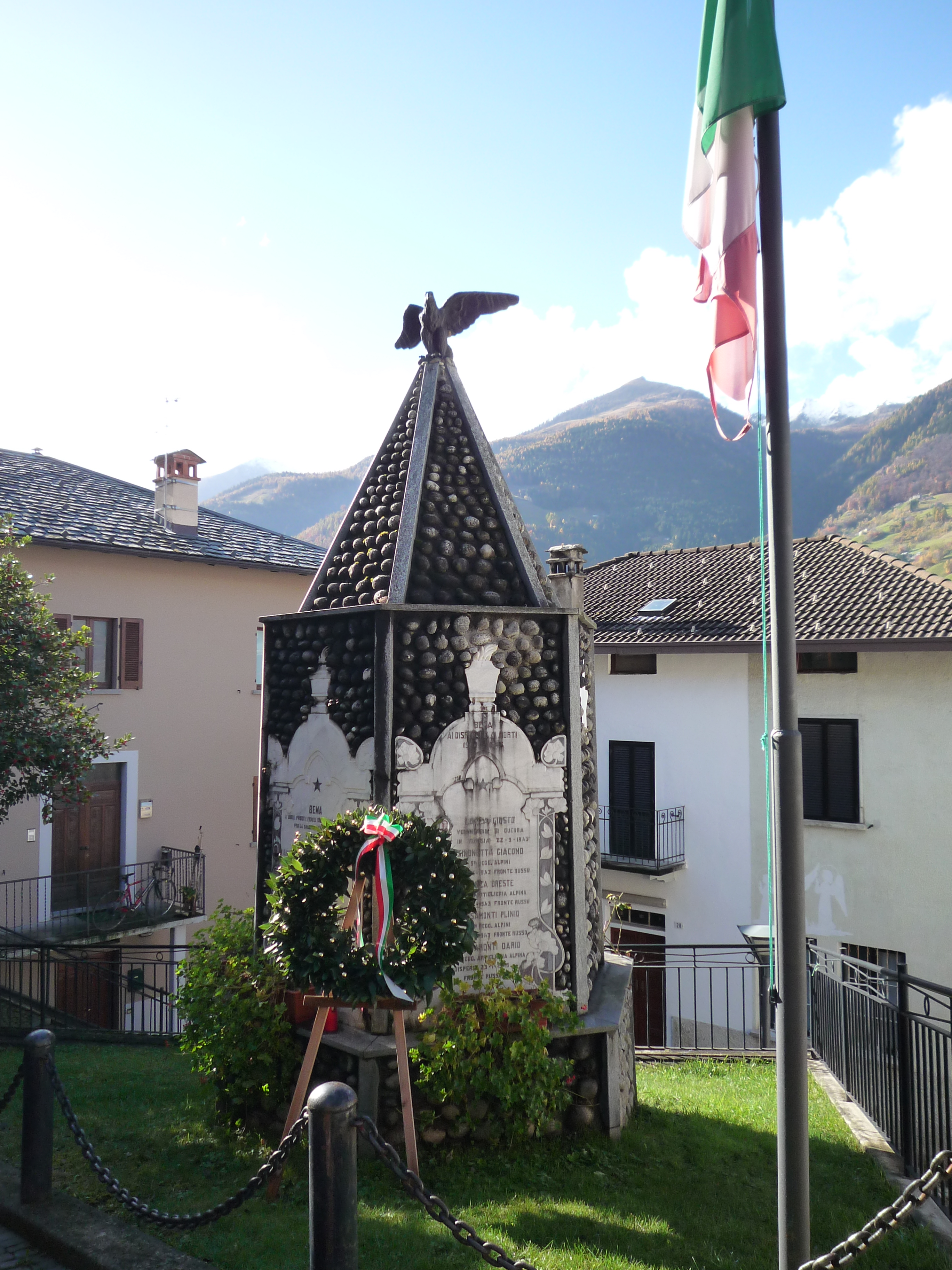 allegoria della Vittoria come aquila (monumento ai caduti - a cippo) - ambito italiano (XX secolo, XX secolo)