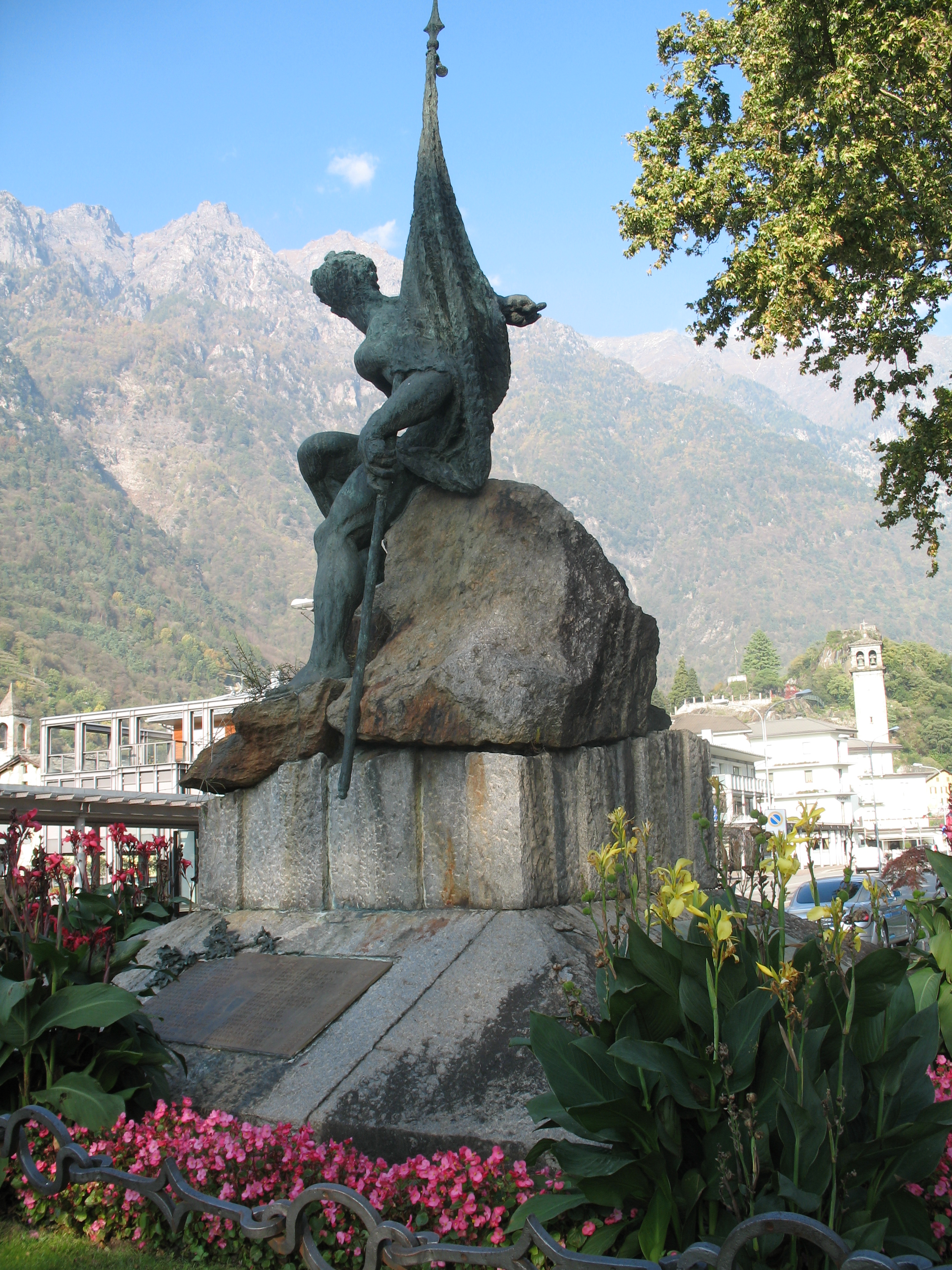 allegoria del soldato come eroe antico (monumento ai caduti - a cippo) - ambito italiano (XX secolo)