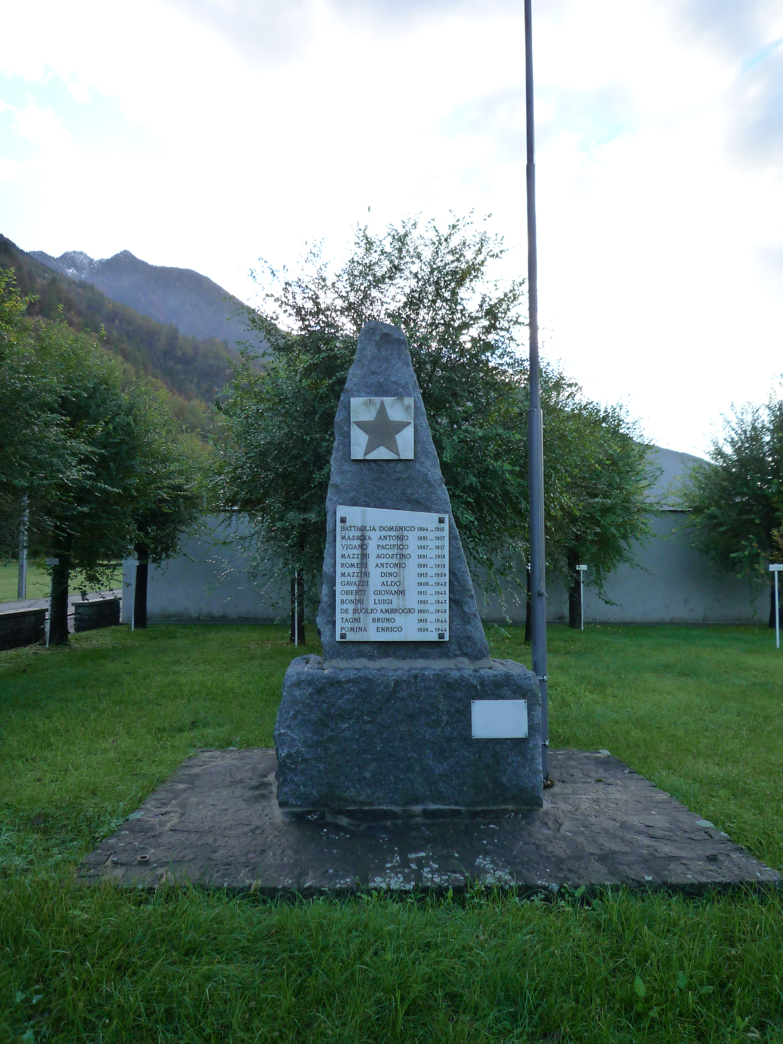 monumento ai caduti - a stele - ambito italiano (XX secolo)