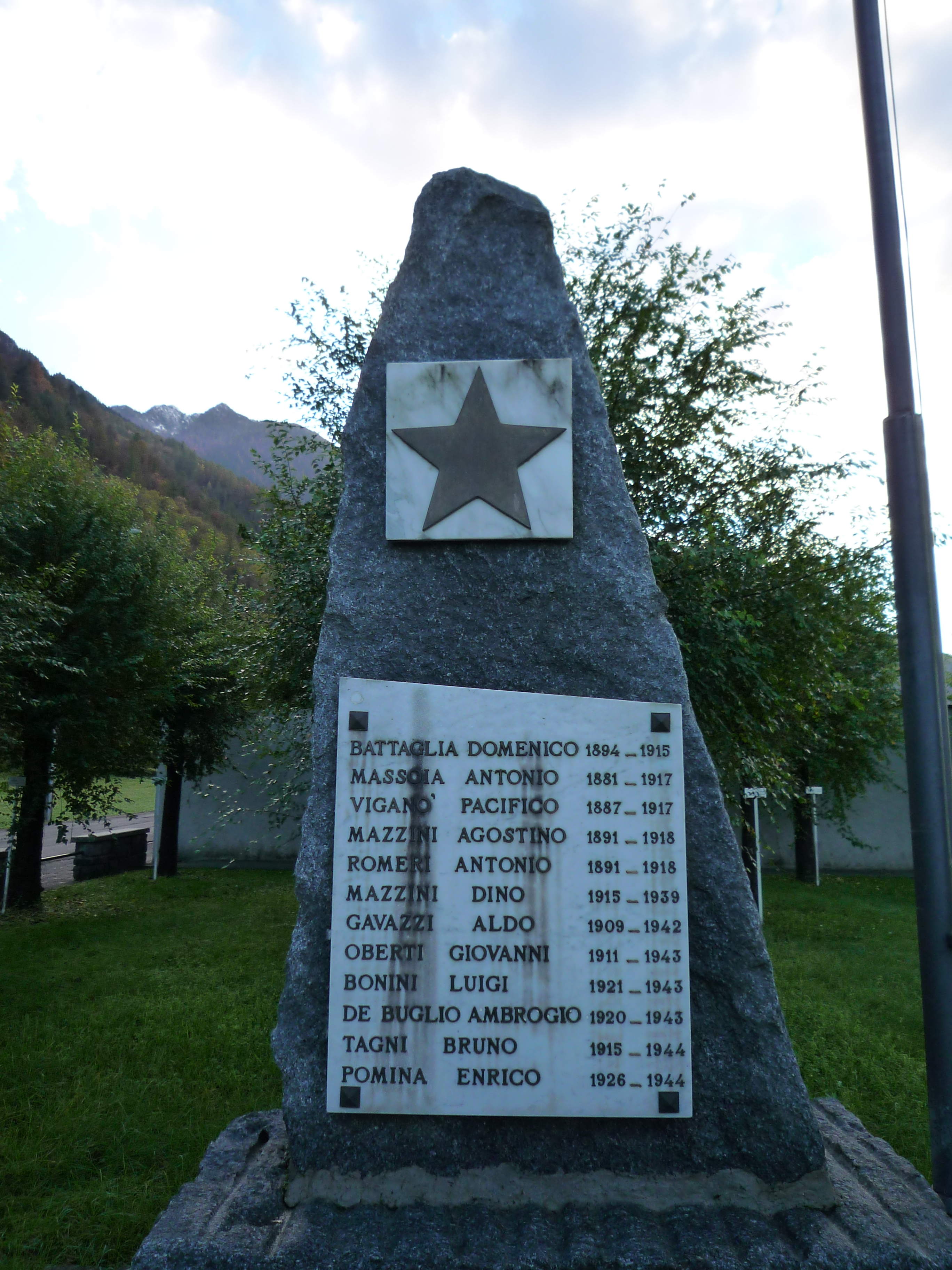monumento ai caduti - a stele - ambito italiano (XX secolo)