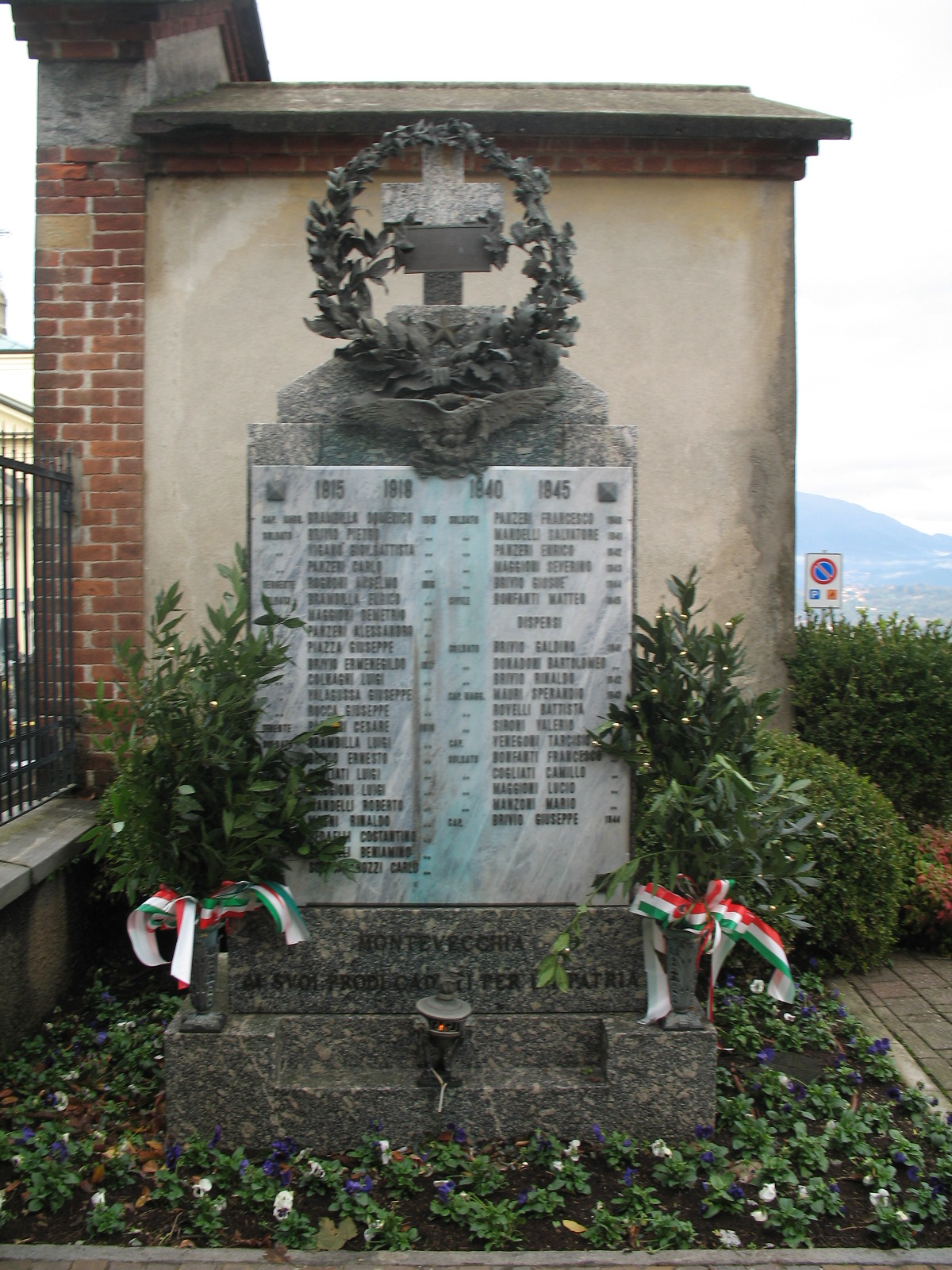 Allegoria della Vittoria come aquila (monumento ai caduti - a stele) - ambito italiano (XX Secolo, XX secolo)