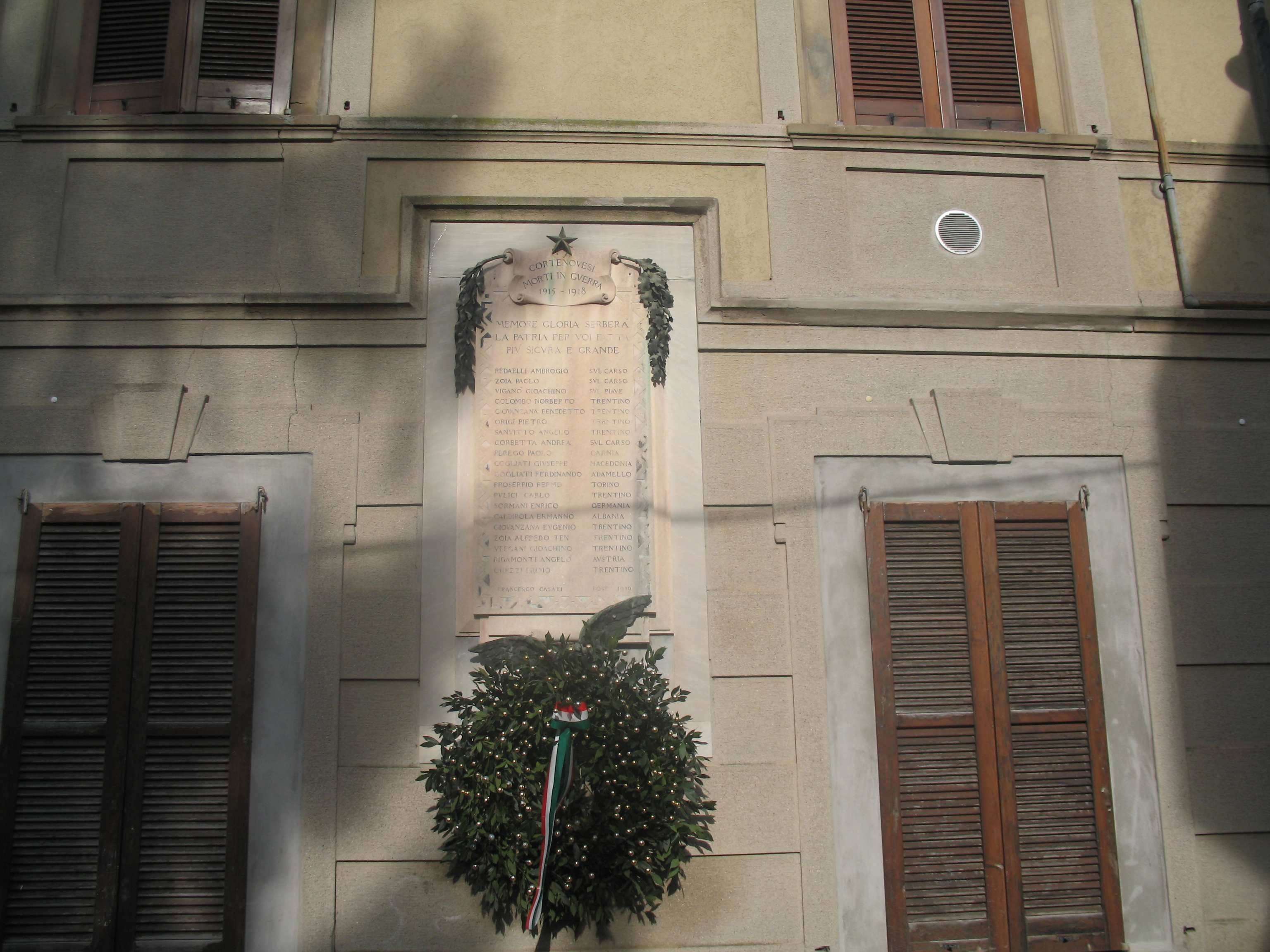 allegoria della Vittoria come aquila (lapide commemorativa ai caduti) - ambito italiano (XX secolo)