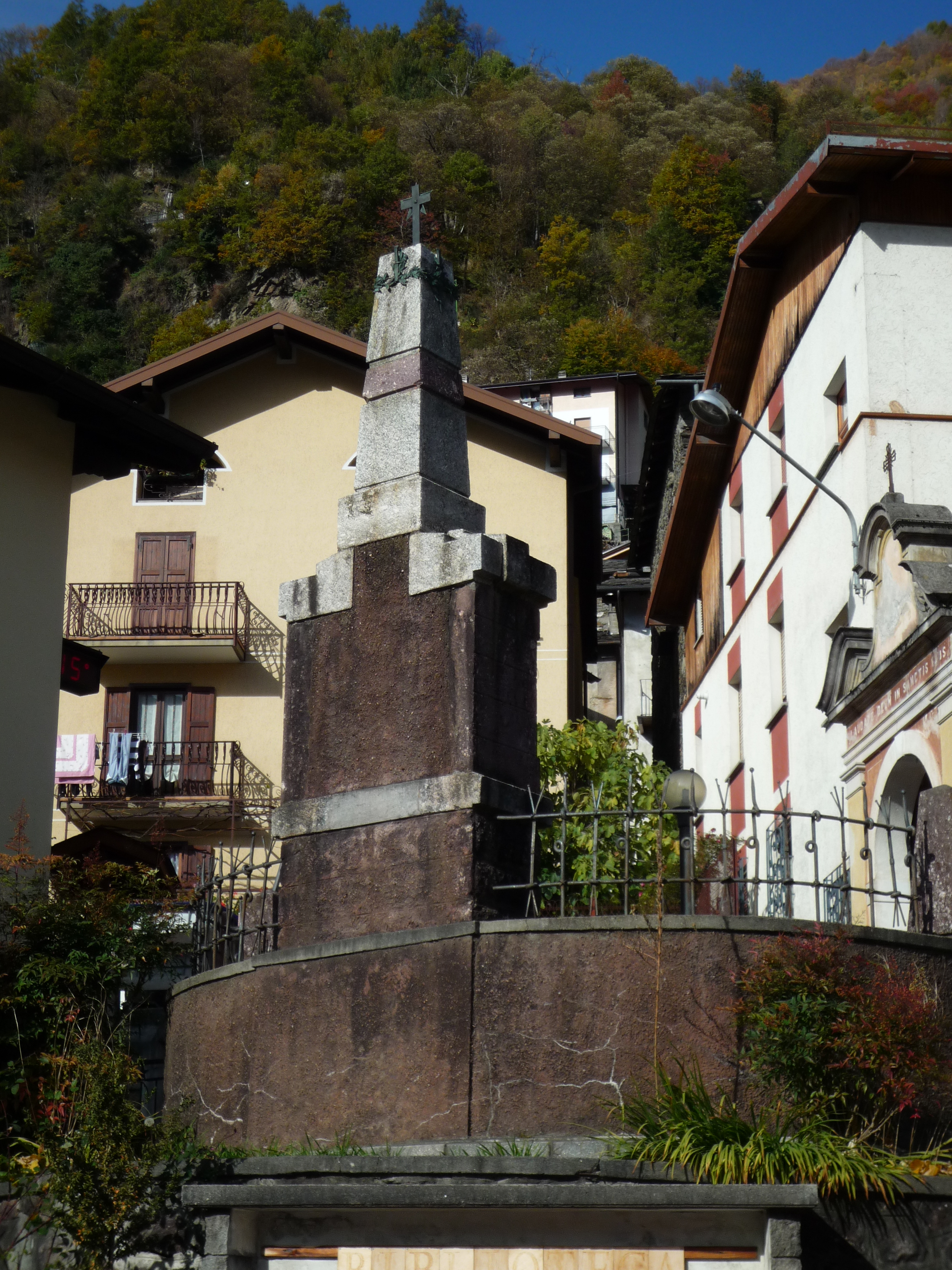 monumento ai caduti - ad emiciclo - ambito italiano (XX secolo, XX secolo)