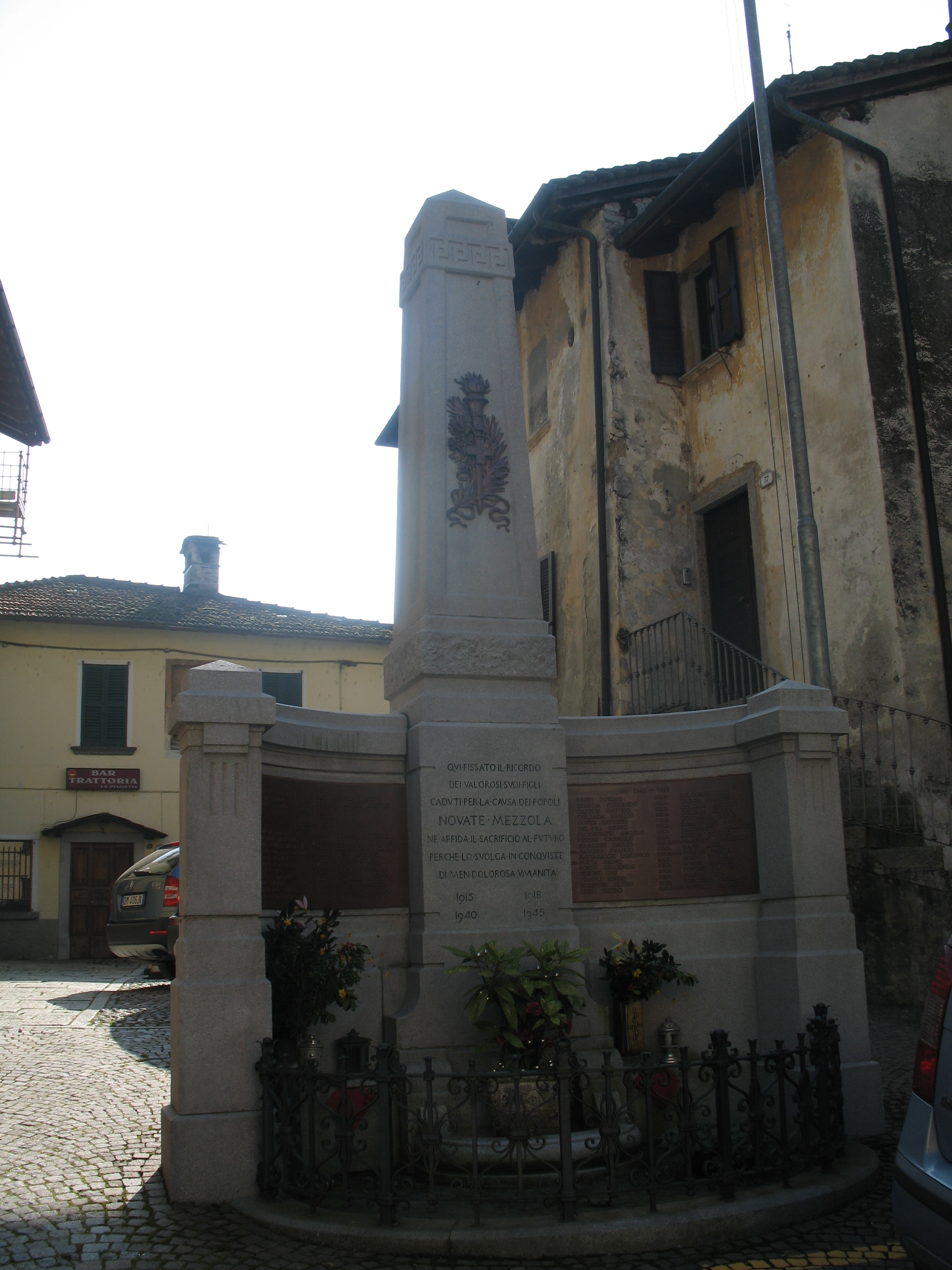monumento ai caduti - ad emiciclo - ambito italiano (XX secolo, XX secolo)