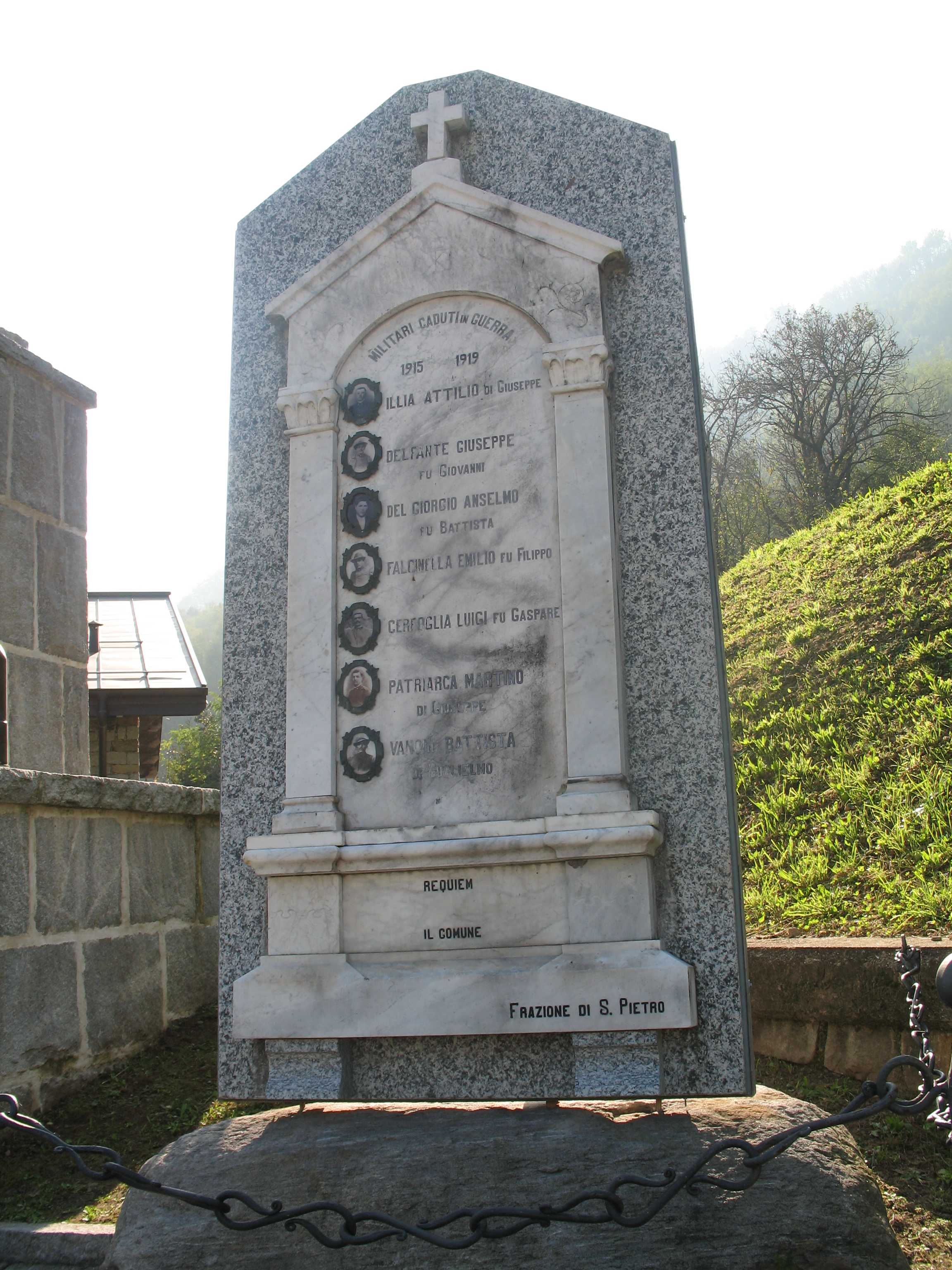 monumento ai caduti - a lapide - ambito italiano (XX secolo)