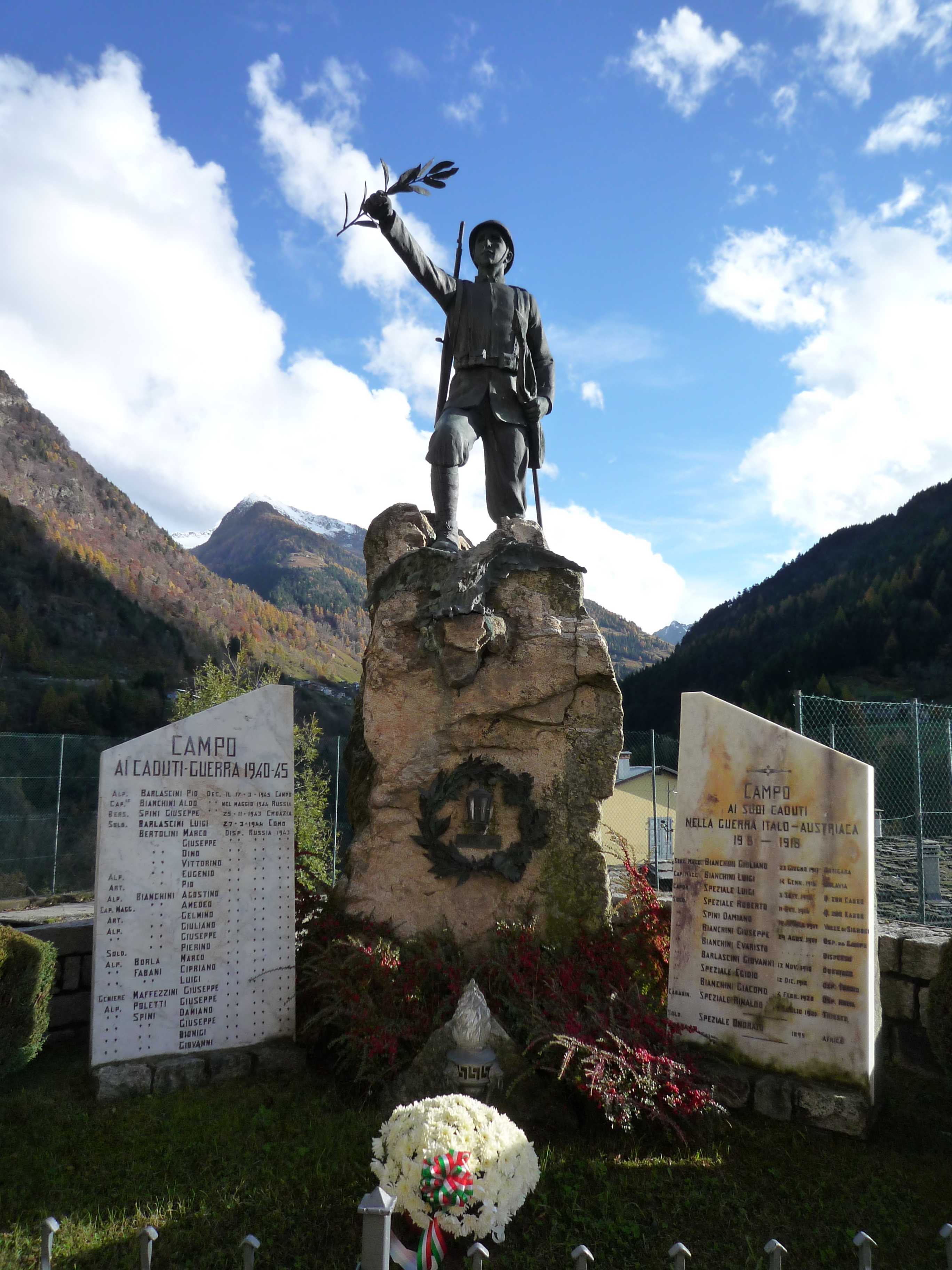 Figura di soldato (monumento ai caduti - a cippo) - ambito italiano (XX secolo)