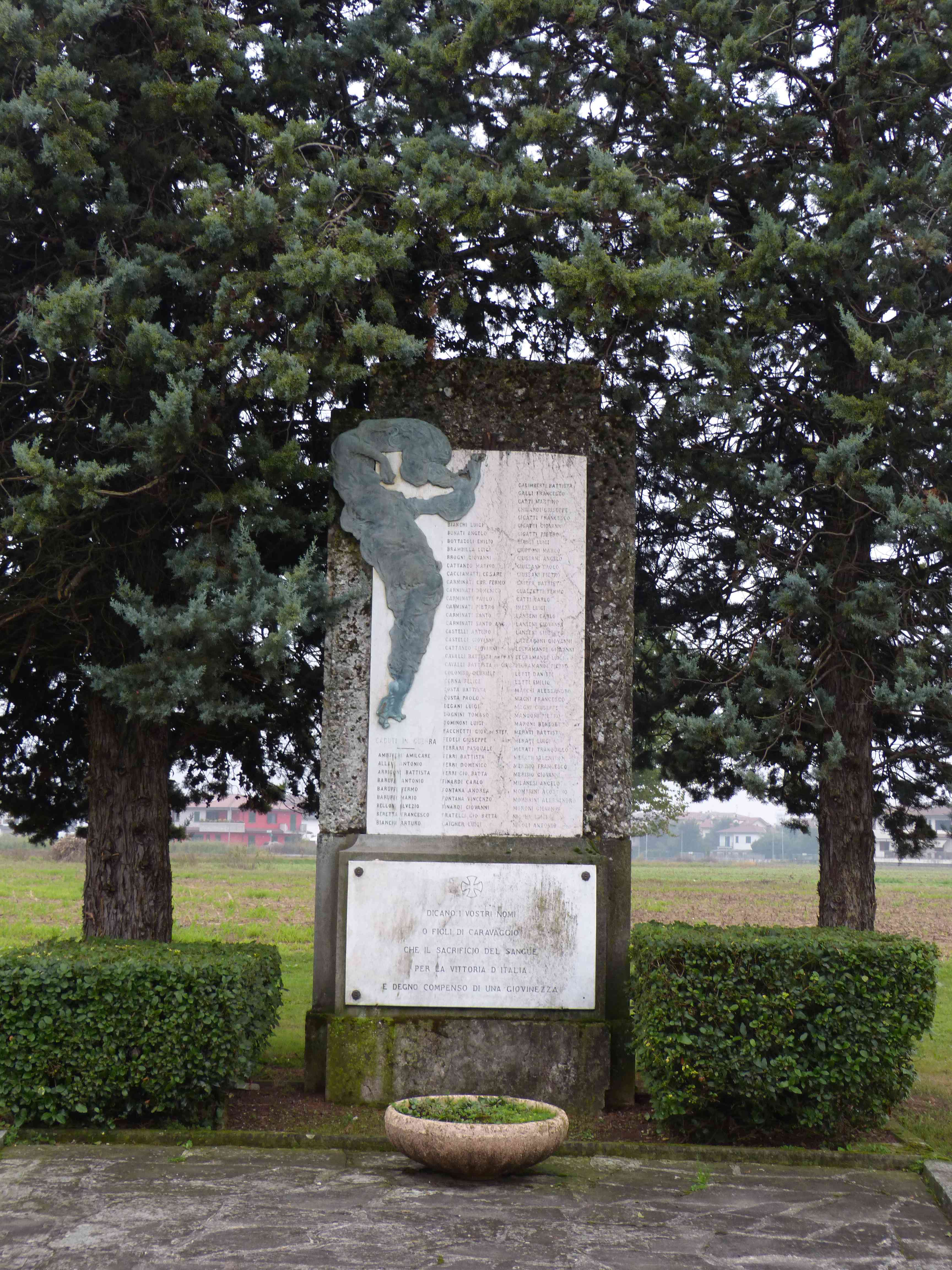 Allegoria della Vittoria (monumento ai caduti - a lapide, opera isolata) di Pancera Enrico (attribuito) (prima metà sec. XX)