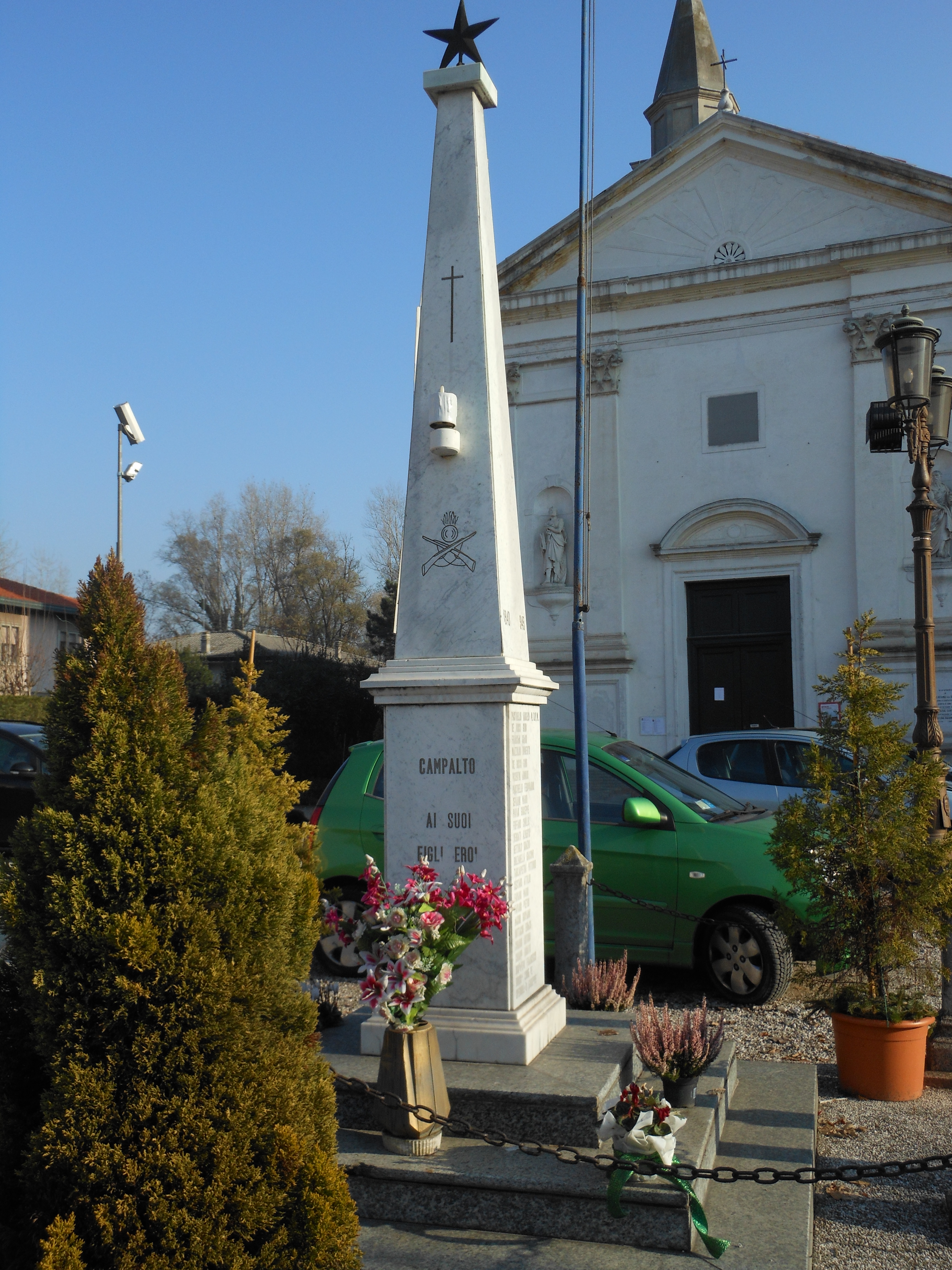 tropaion in relazione alle armi (monumento ai caduti - ad obelisco) - ambito veneto (prima metà sec. XX)