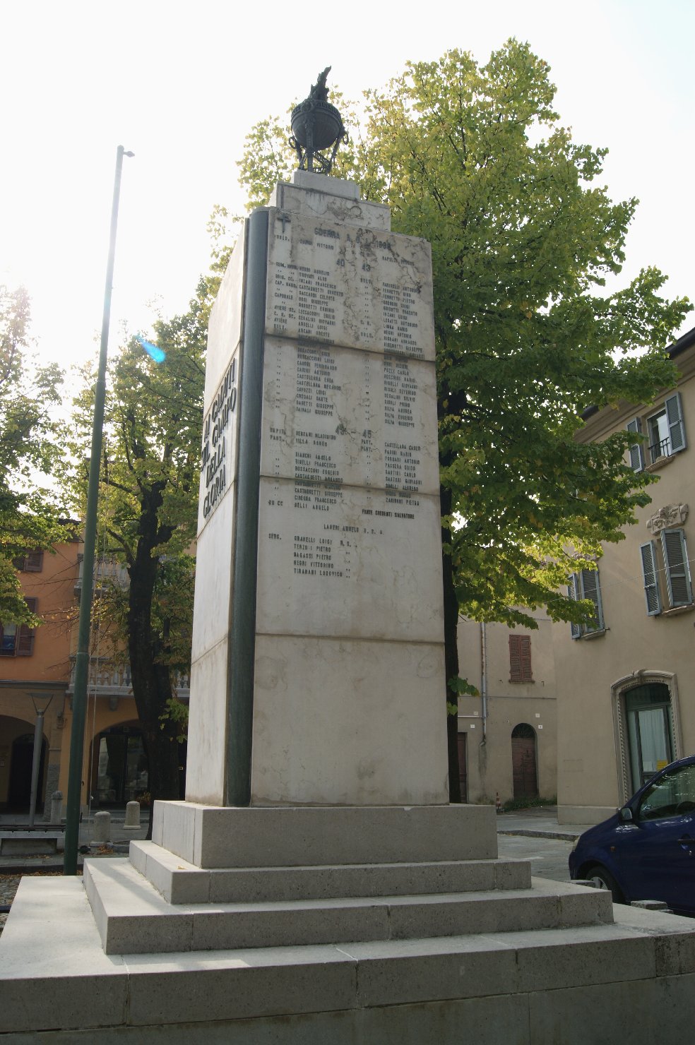 monumento ai caduti - a basamento di Boari Bruno, Dazzi Nino (sec. XX, sec. XX)