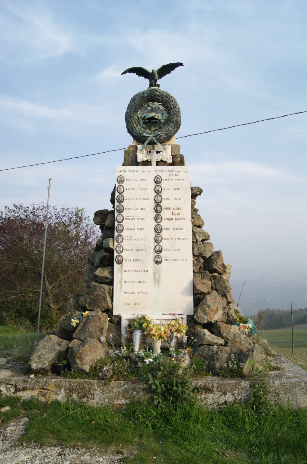 allegoria della Vittoria come aquila (monumento ai caduti - ad obelisco) - ambito piacentino (sec. XX)