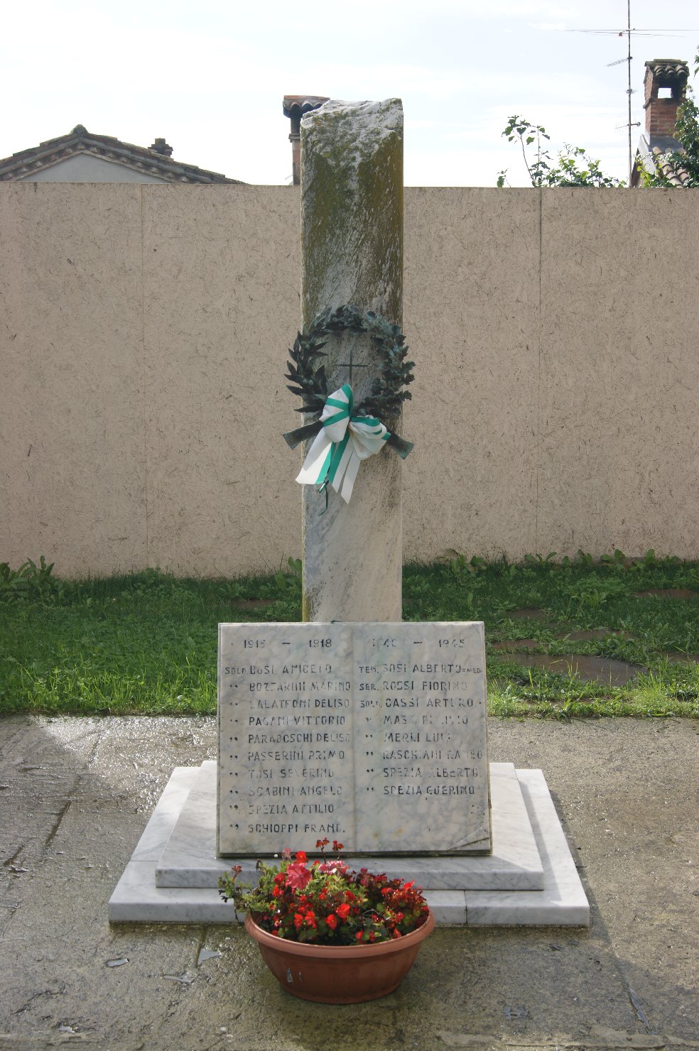 monumento ai caduti - a colonna spezzata - bottega piacentina (sec. XX)