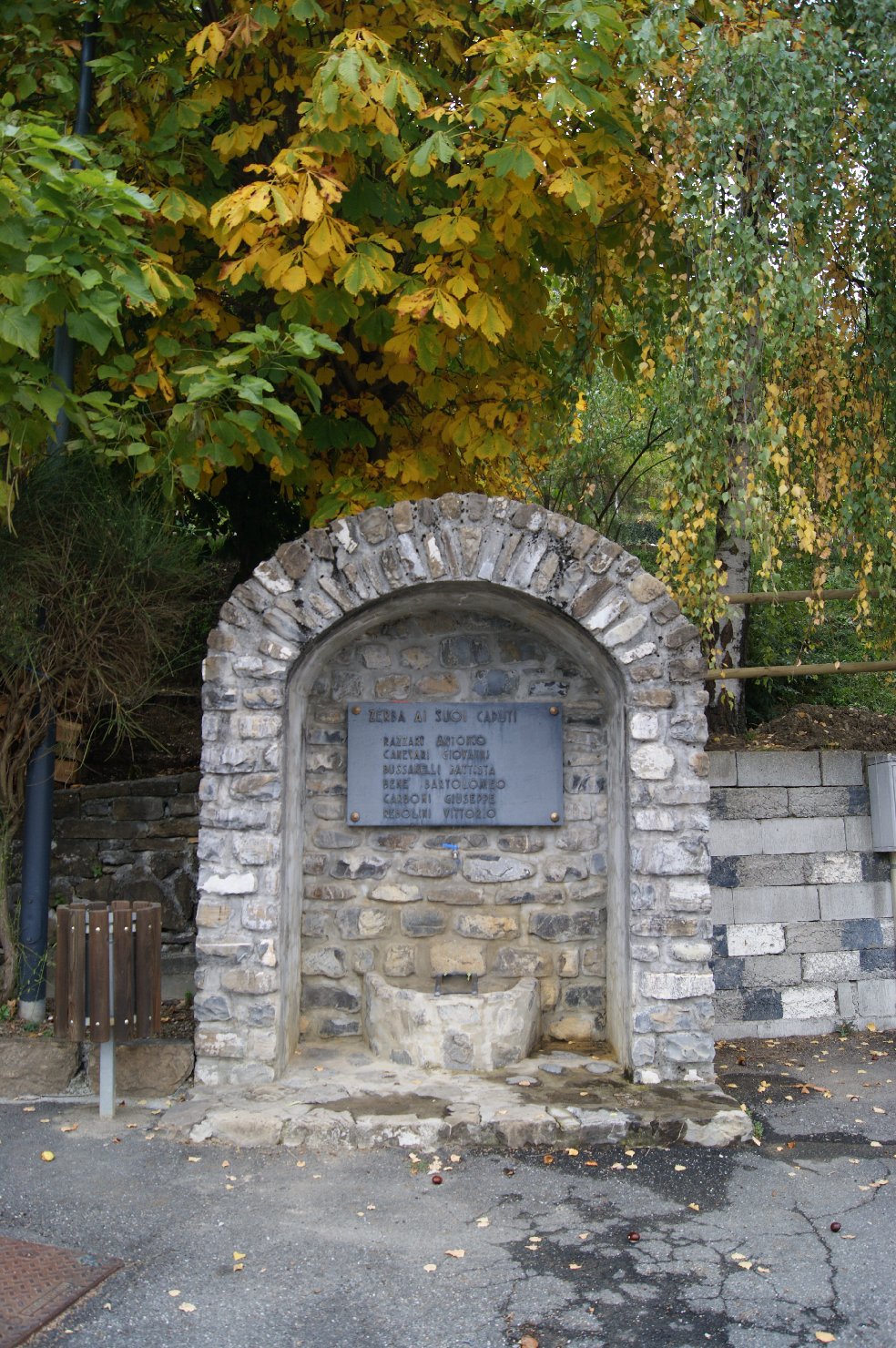 monumento ai caduti - a fontana - bottega piacentina (sec. XX)