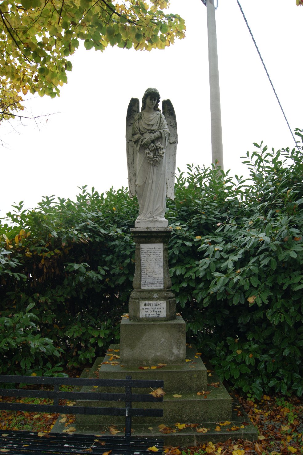 figura di angelo (monumento ai caduti - a cippo) - ambito piacentino (sec. XX)