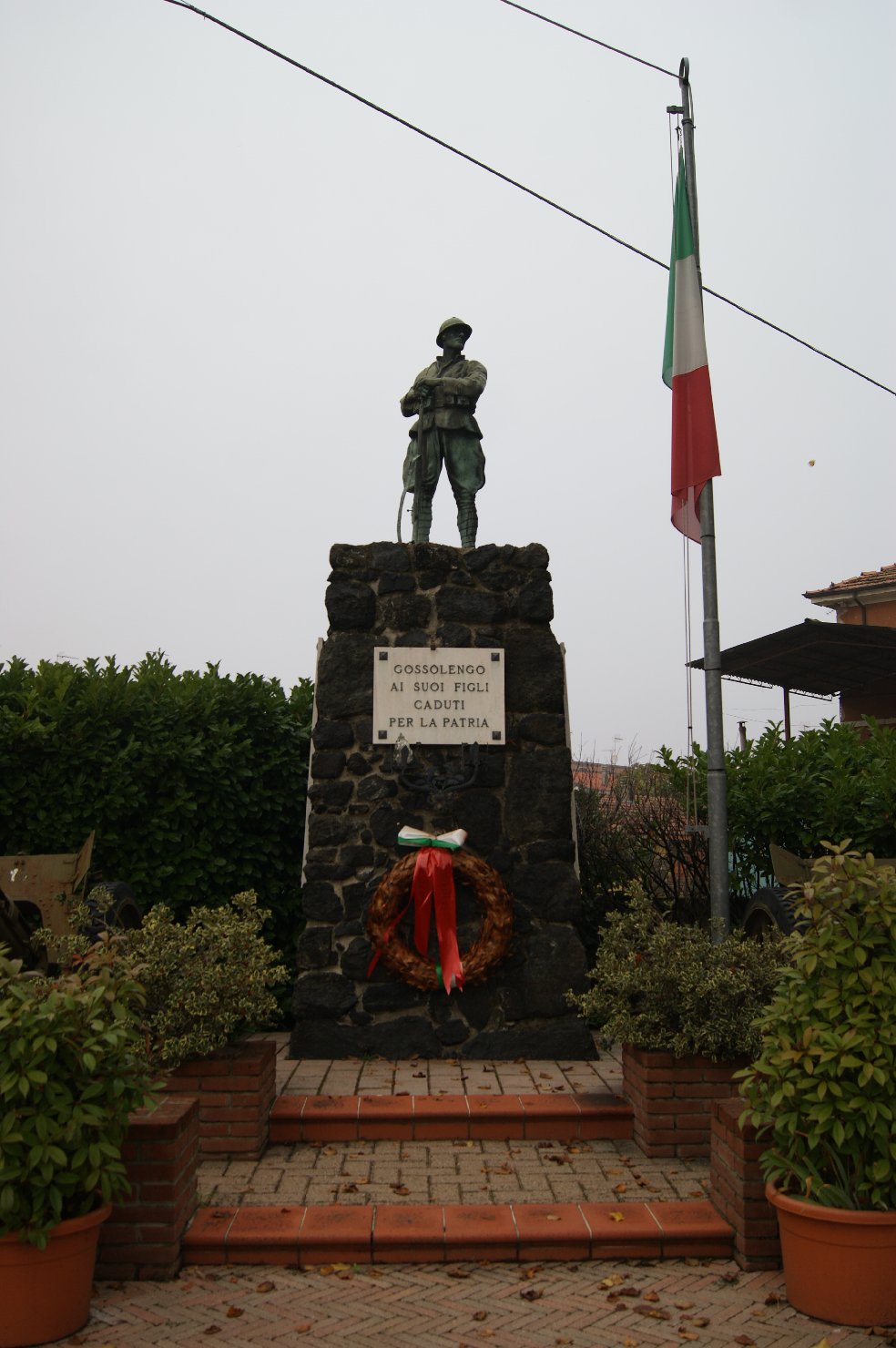 figura di soldato: fante (monumento ai caduti - a montagna figurata) di Rancati Ugo (sec. XX)