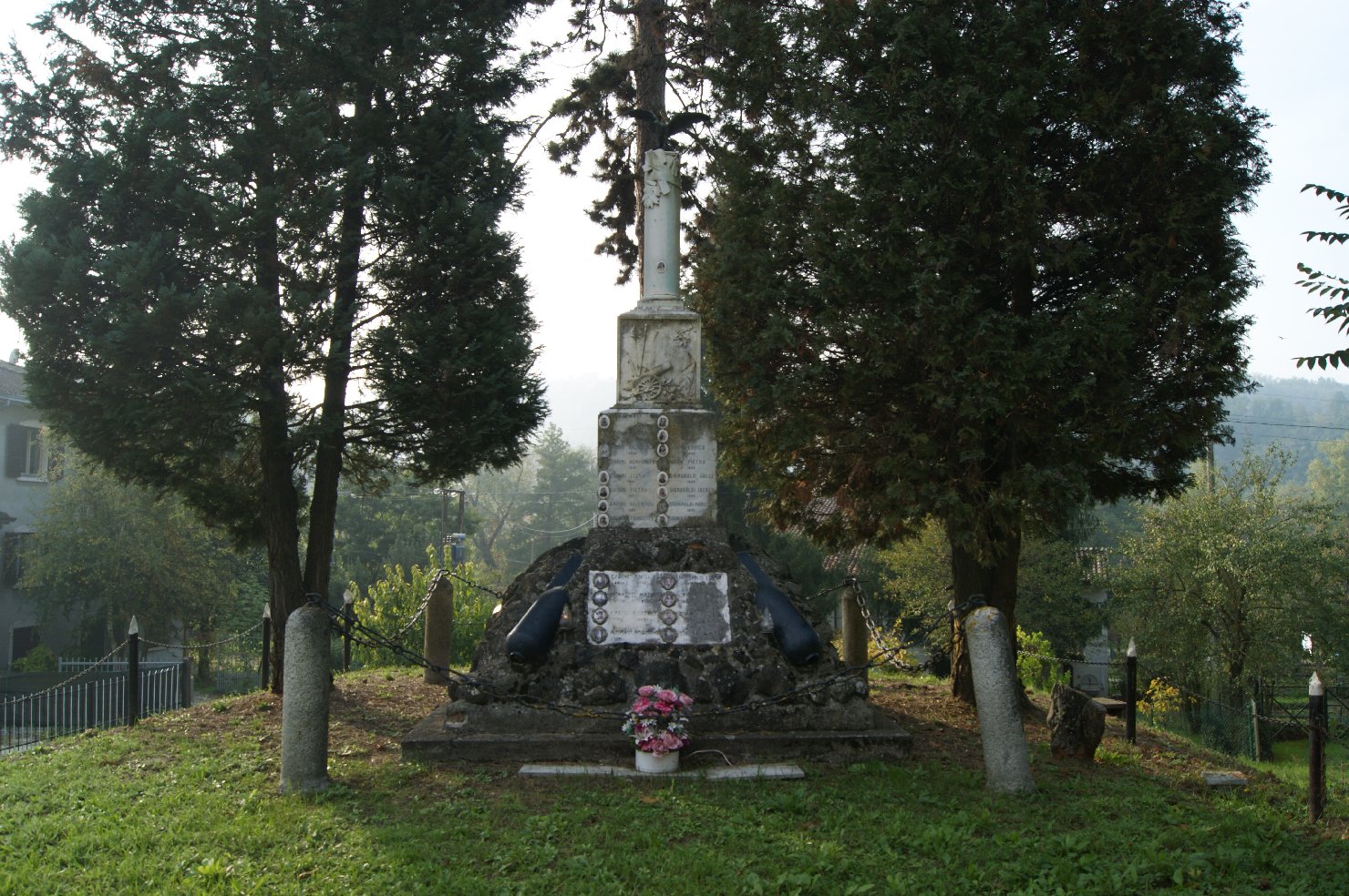 allegoria della Vittoria come aquila (monumento ai caduti - a colonna spezzata) - ambito piacentino (sec. XX)