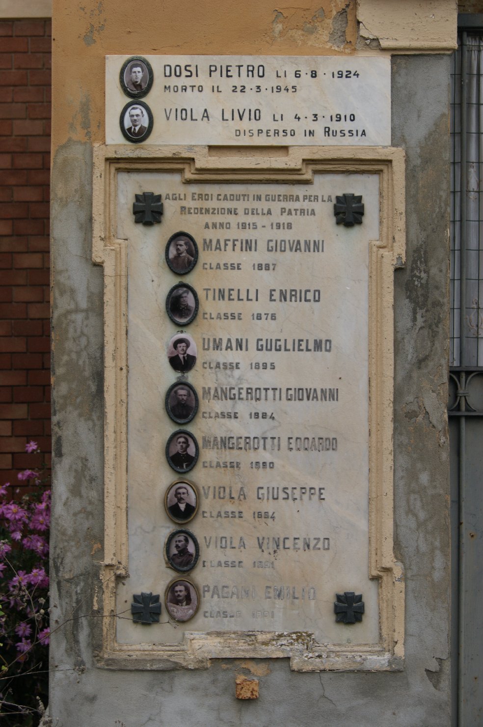 lapide commemorativa ai caduti di Checchi G. e Figli (sec. XX)