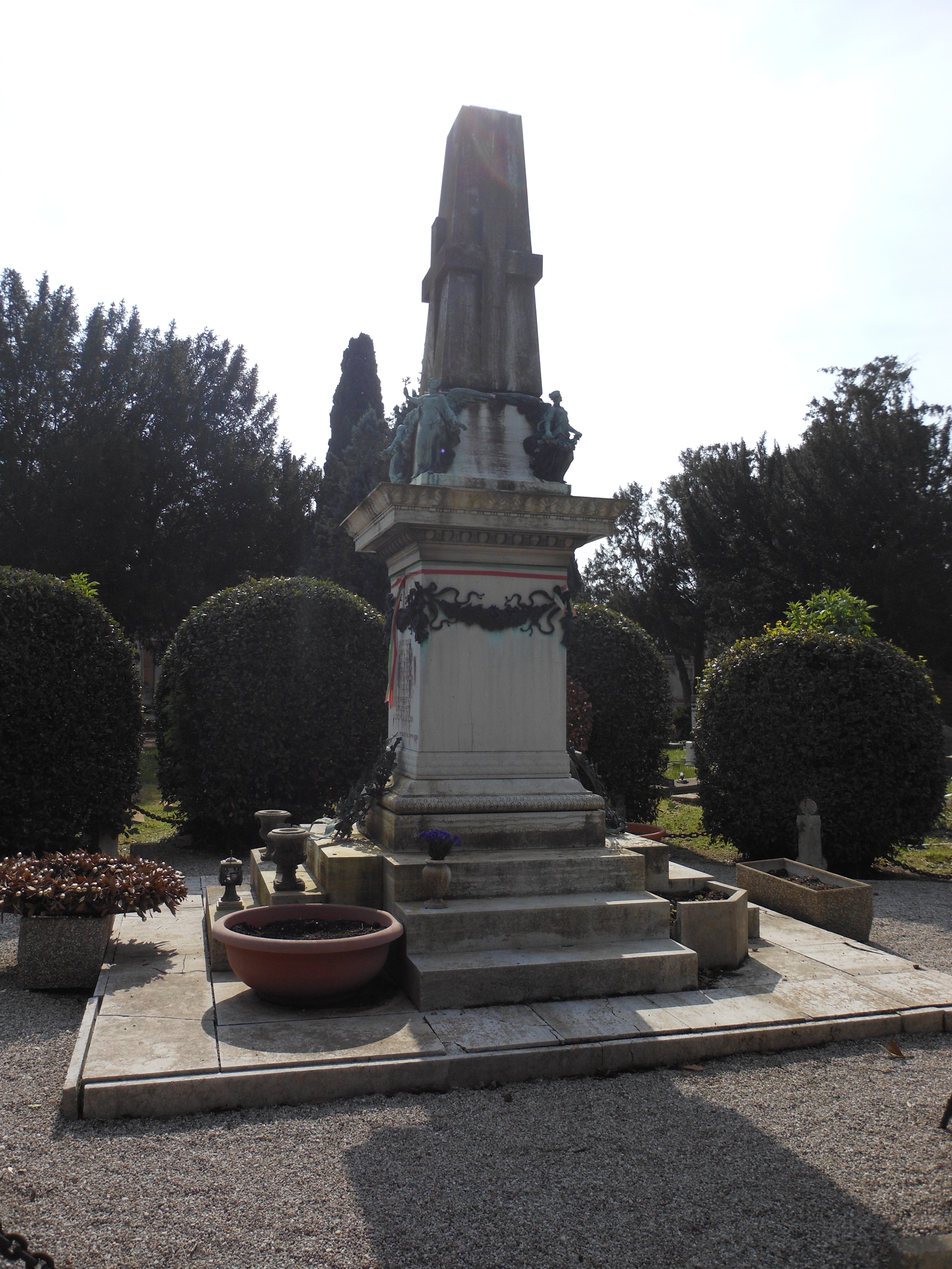 allegoria della Vittoria come donna vestita all'antica (monumento ai caduti - ad obelisco) - ambito veneto (primo quarto XX)