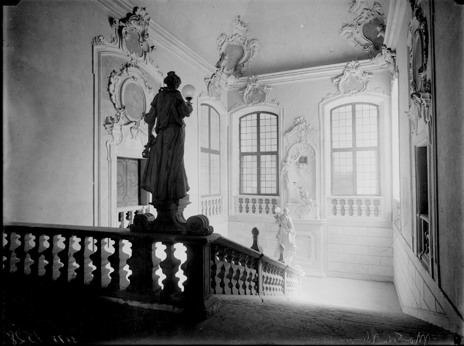 Mantova - Architettura - Scale - Restauri (negativo) di Anonimo (XX)