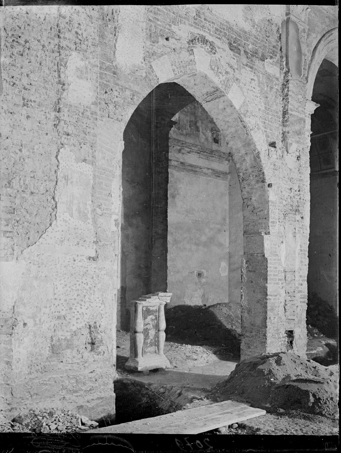 Mantova - Architetture - Restauri (negativo) di Anonimo (XX)