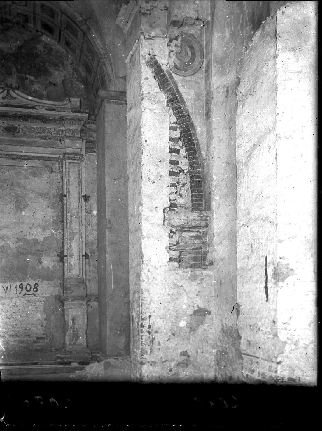 Mantova - Architetture - Restauri (negativo) di Anonimo (XX)