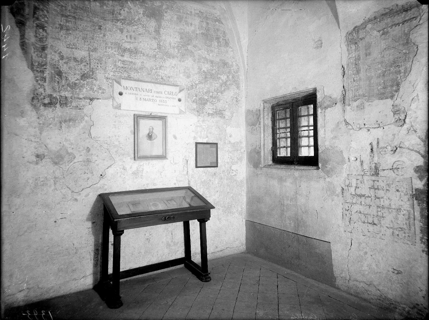 Risorgimento - Musei storici - Allestimenti - Mantova - Palazzo Ducale - Allestimenti - Graffiti (negativo) di Bonacini (XX)