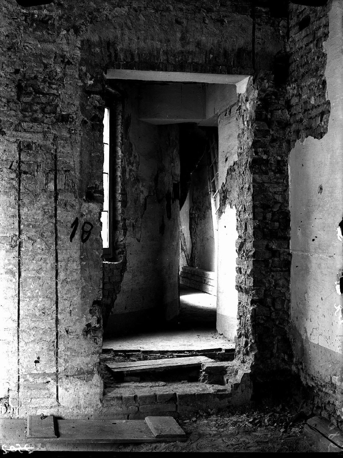 Mantova - Architetture - Restauri (negativo) di Mantegna, Andrea, Fancelli, Luca, Anonimo (XX)