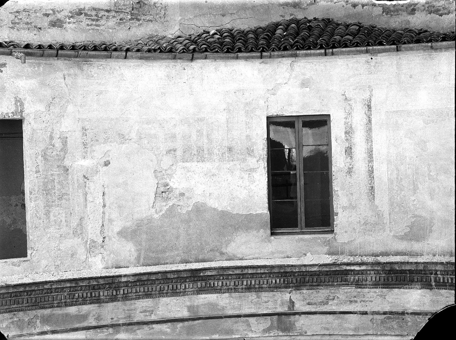 Mantova - Architetture - Restauri - Finestre - Pitture Murali (negativo) di Mantegna, Andrea, Fancelli, Luca, Anonimo (XX)